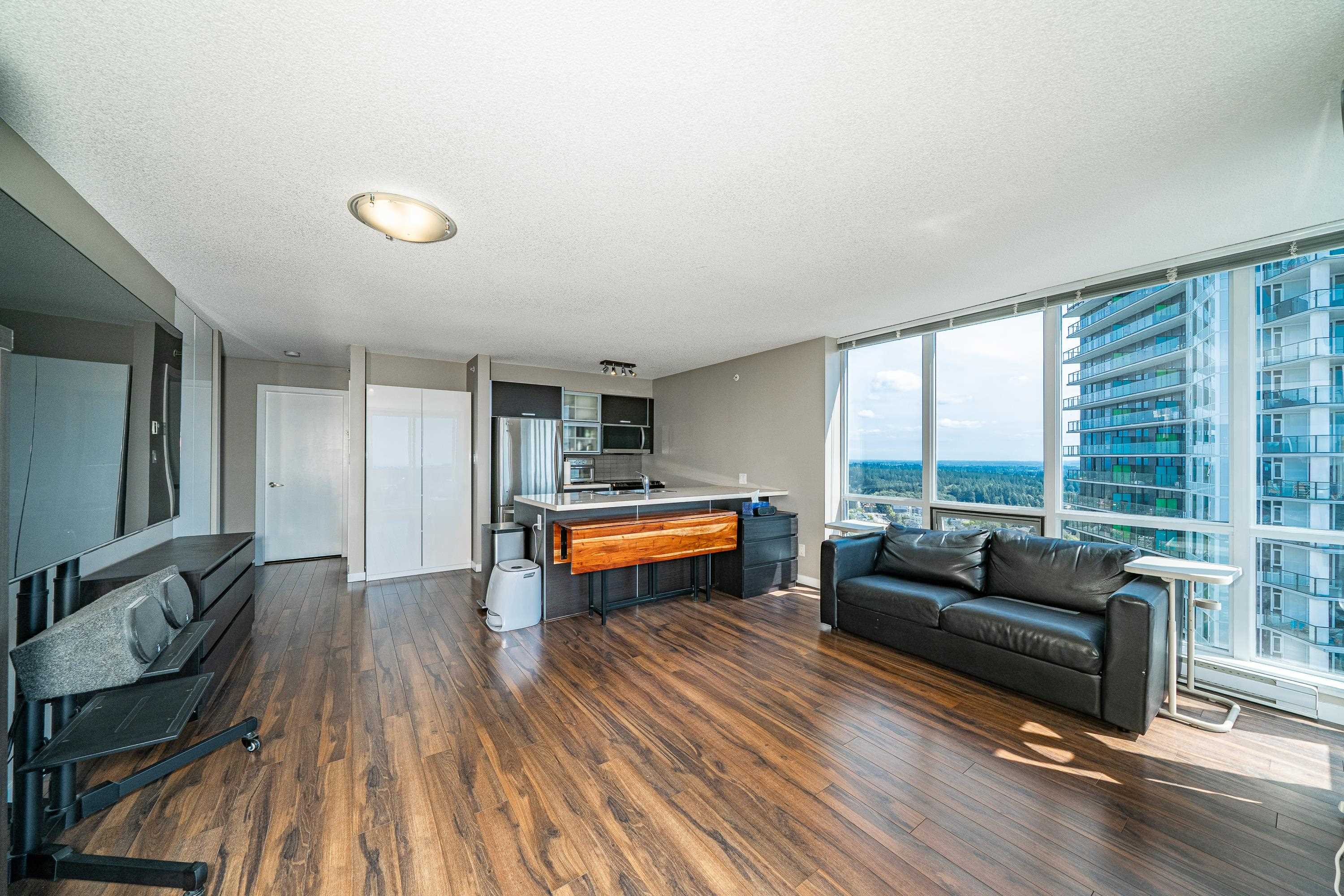3607 9981 WHALLEY BOULEVARD Unit: 3607