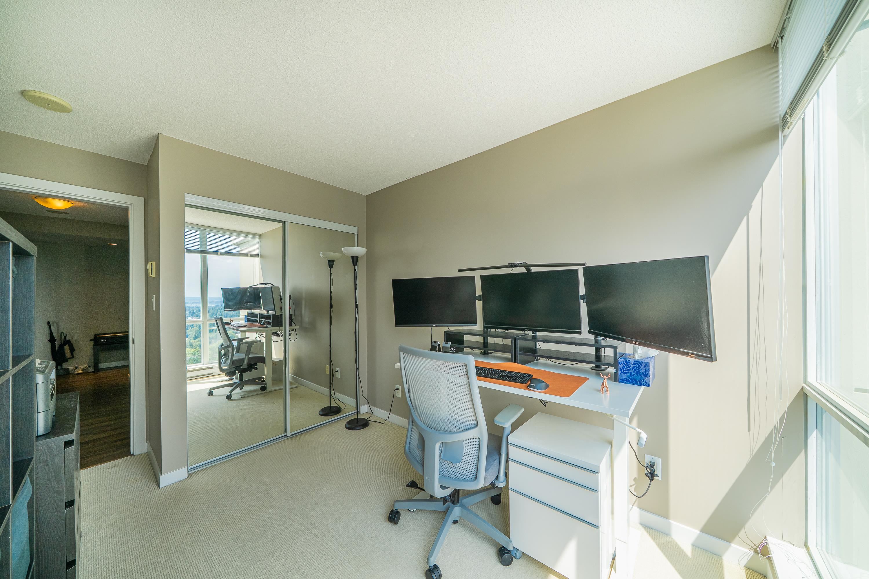 3607 9981 WHALLEY BOULEVARD Unit: 3607