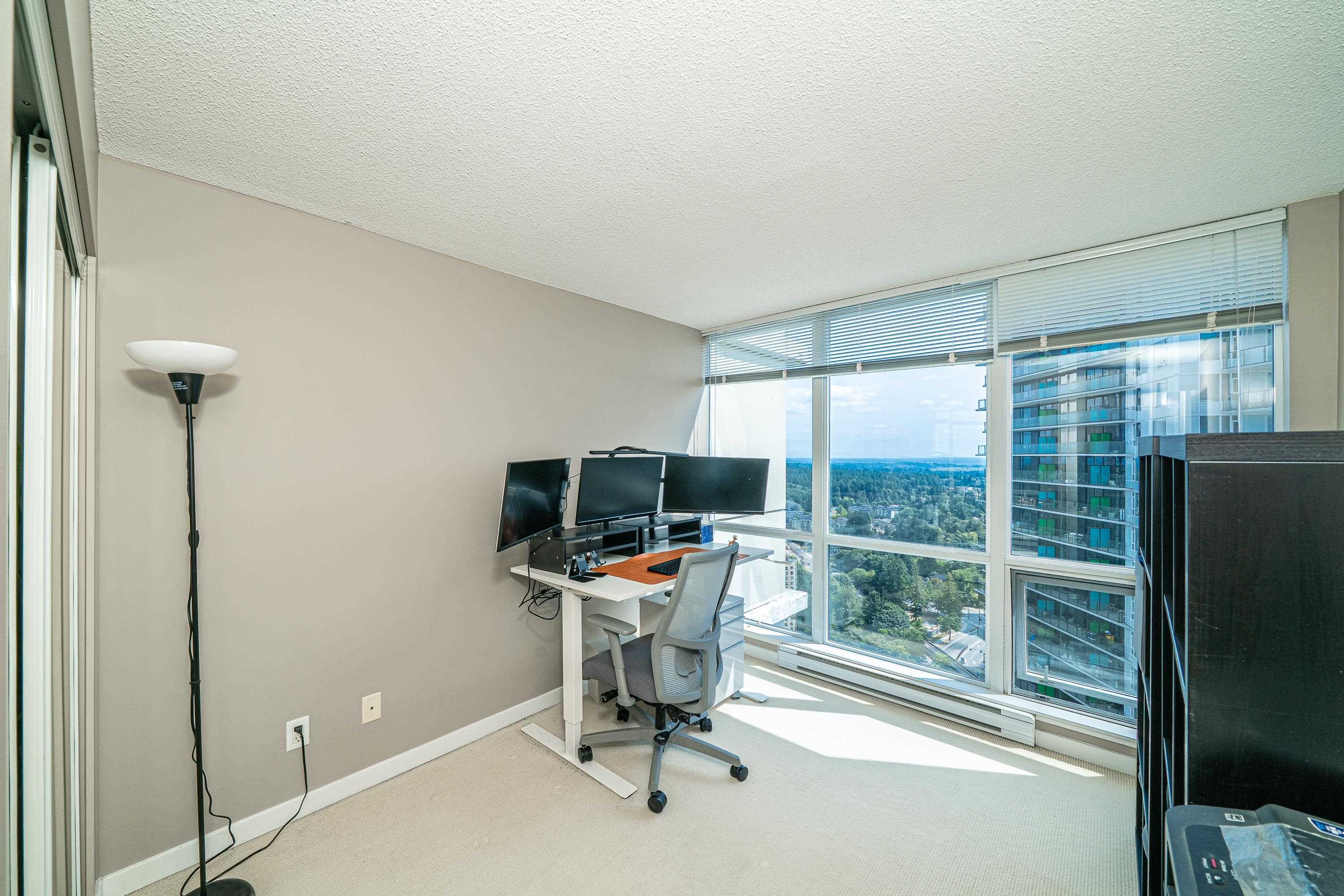 3607 9981 WHALLEY BOULEVARD Unit: 3607