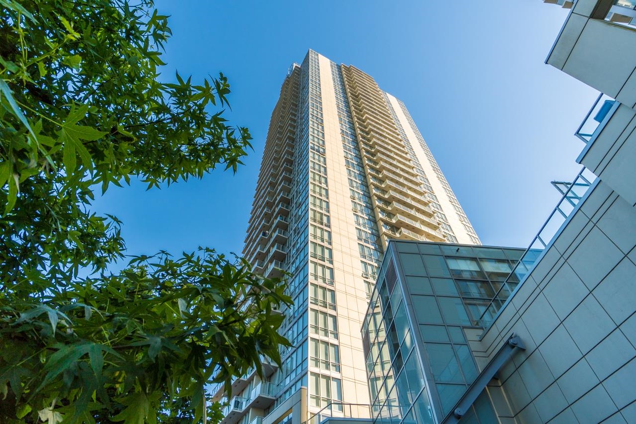 3607 9981 WHALLEY BOULEVARD Unit: 3607