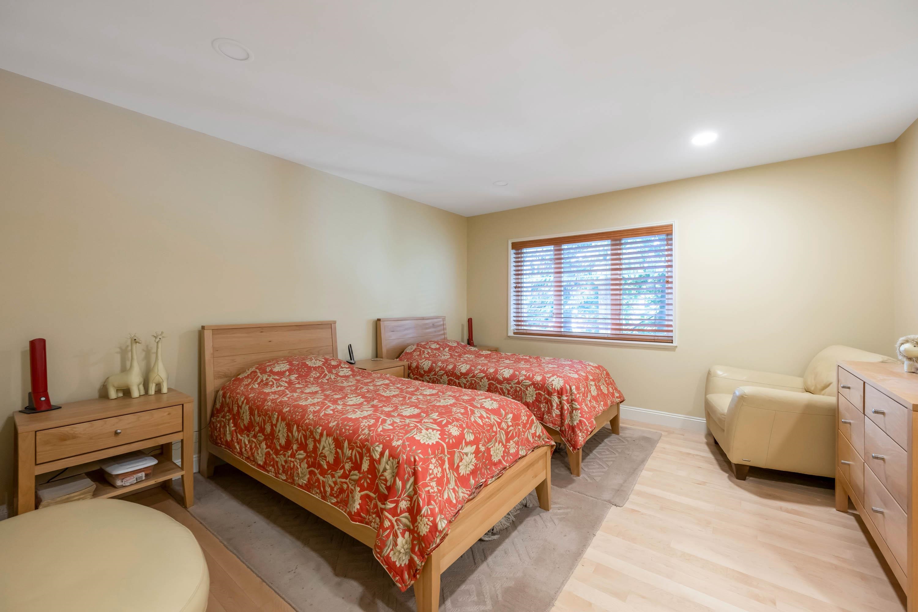 8 15055 20TH AVENUE Unit: 8