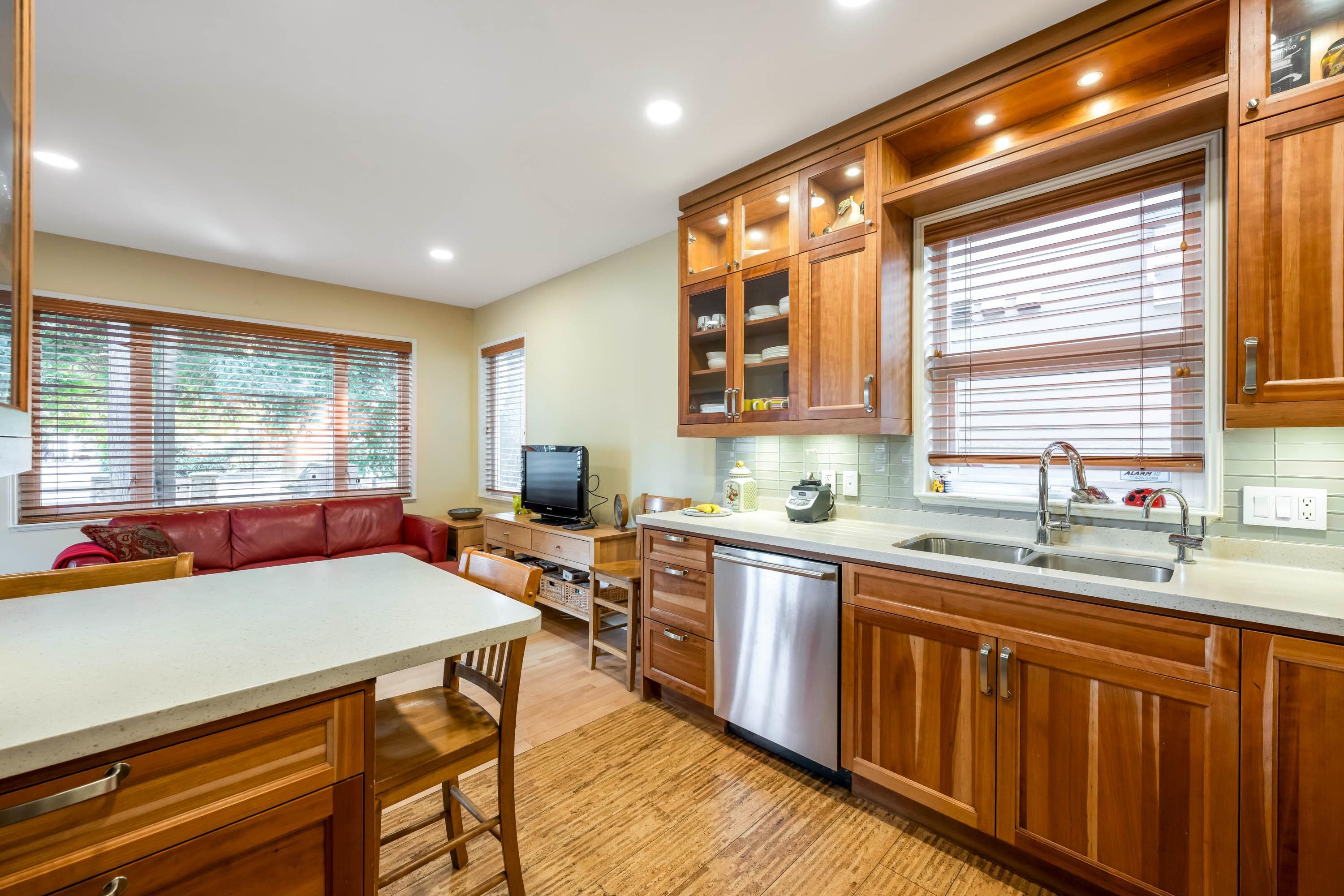 8 15055 20TH AVENUE Unit: 8