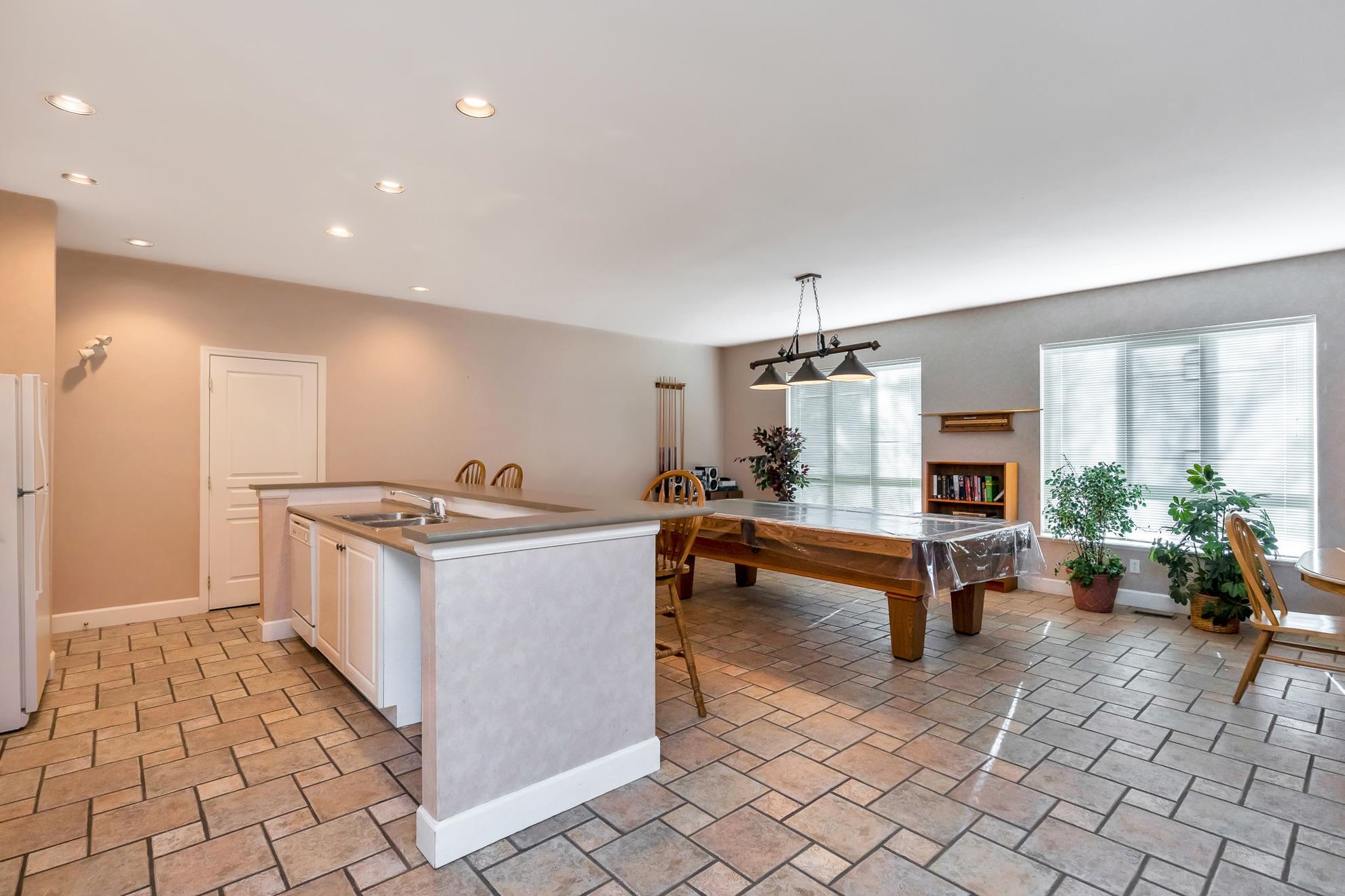 8 15055 20TH AVENUE Unit: 8
