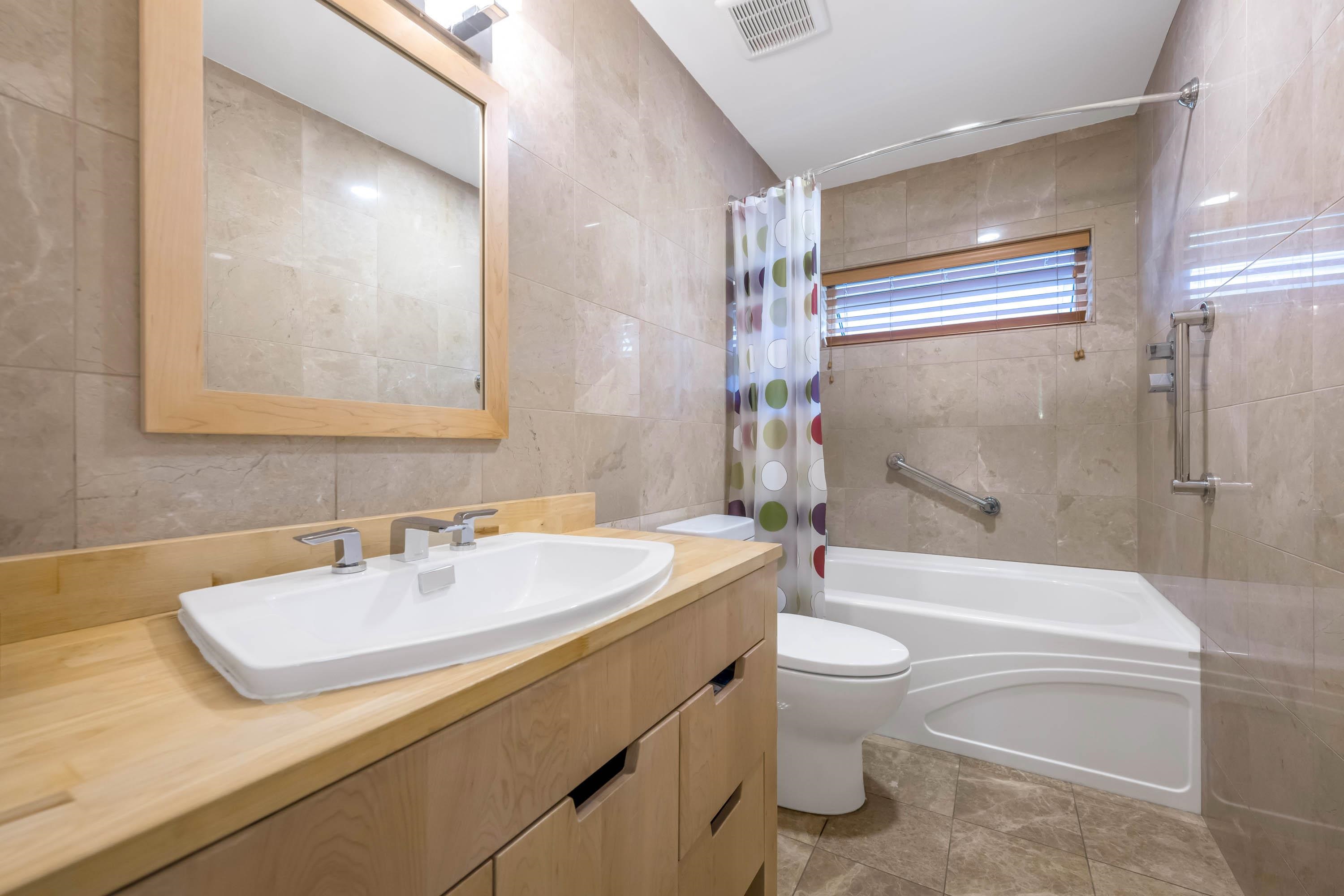 8 15055 20TH AVENUE Unit: 8