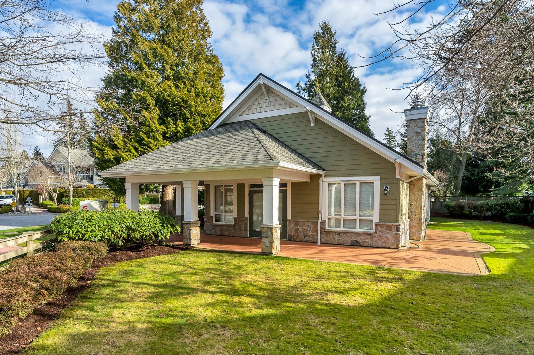 8 15055 20TH AVENUE Unit: 8
