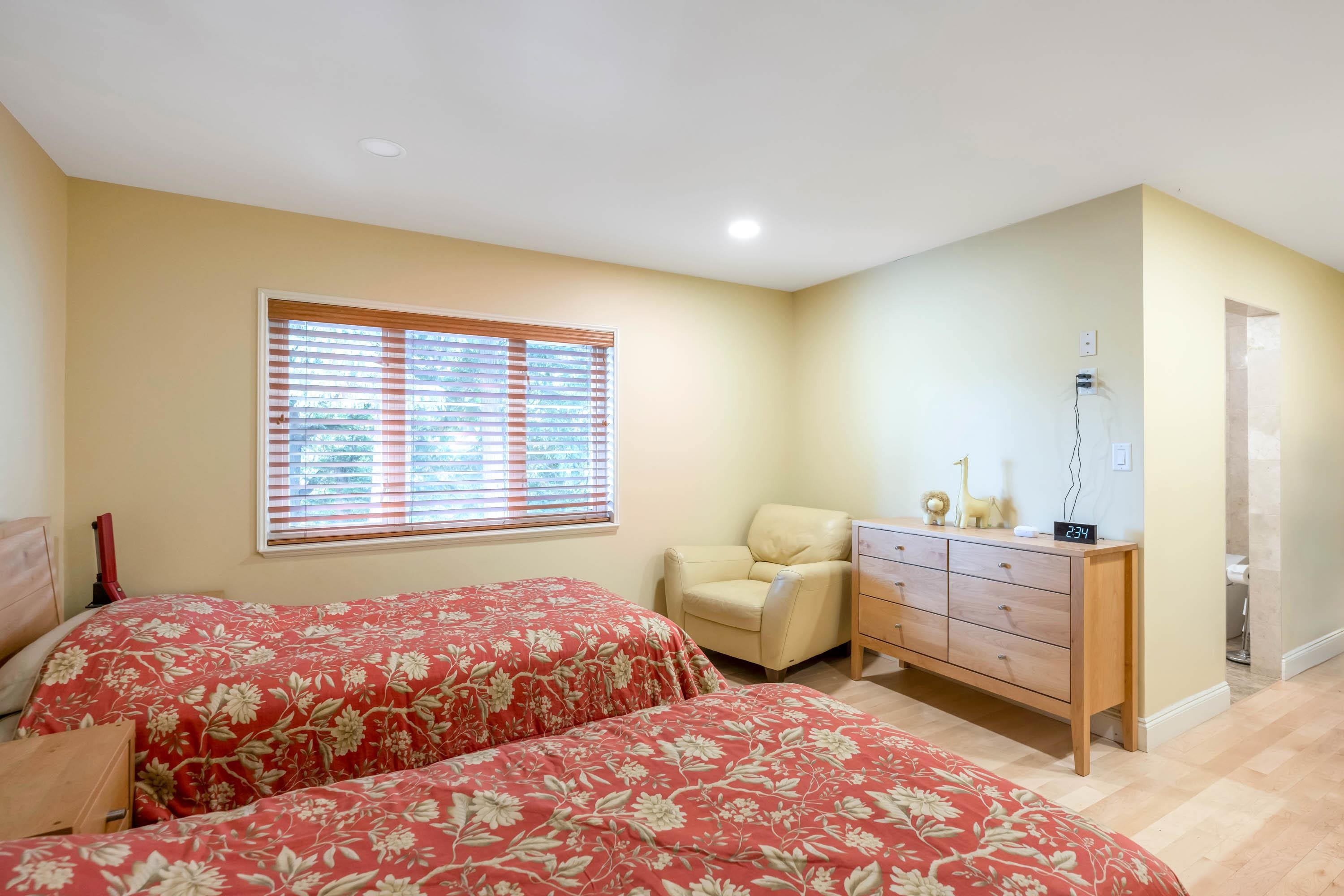 8 15055 20TH AVENUE Unit: 8