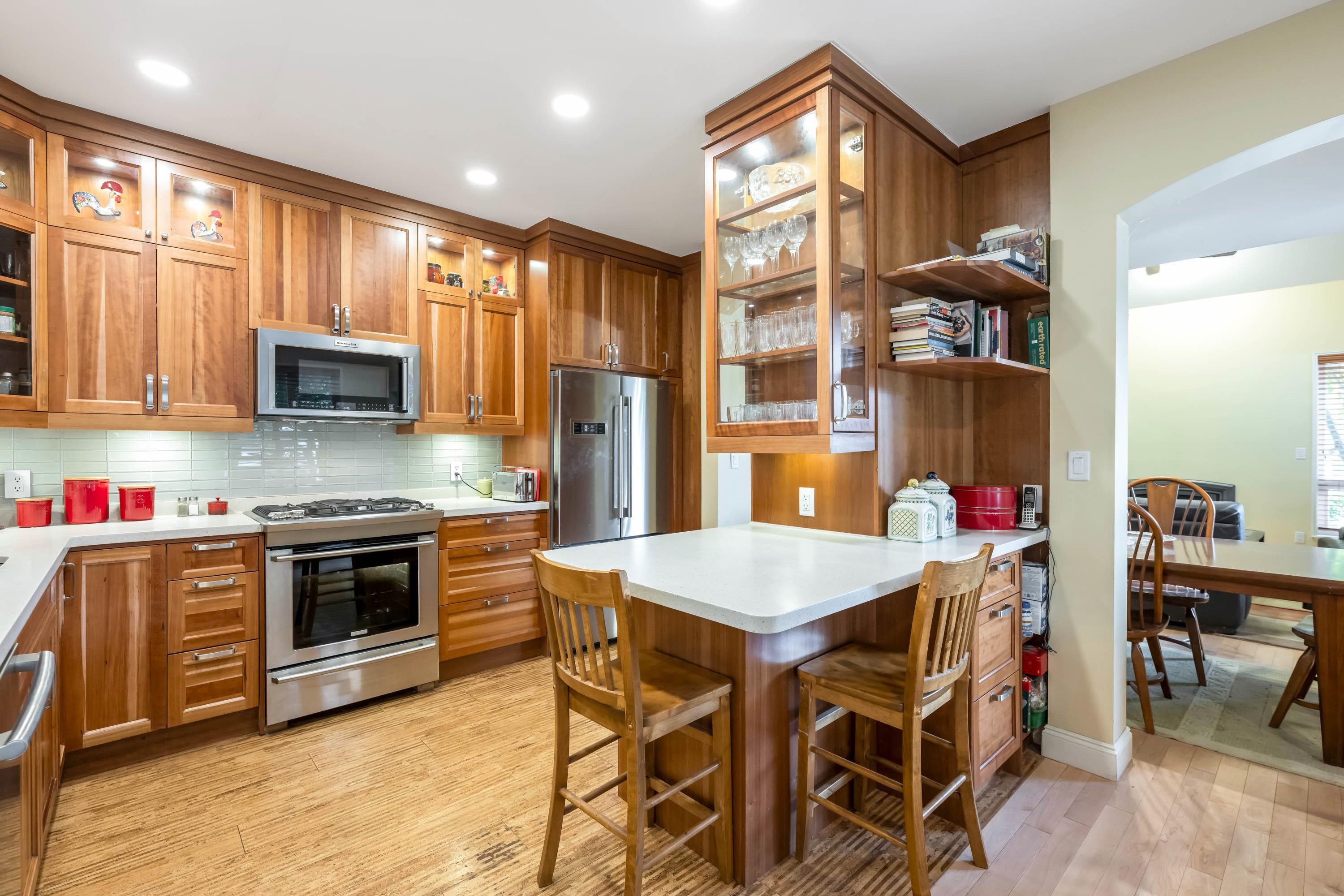 8 15055 20TH AVENUE Unit: 8