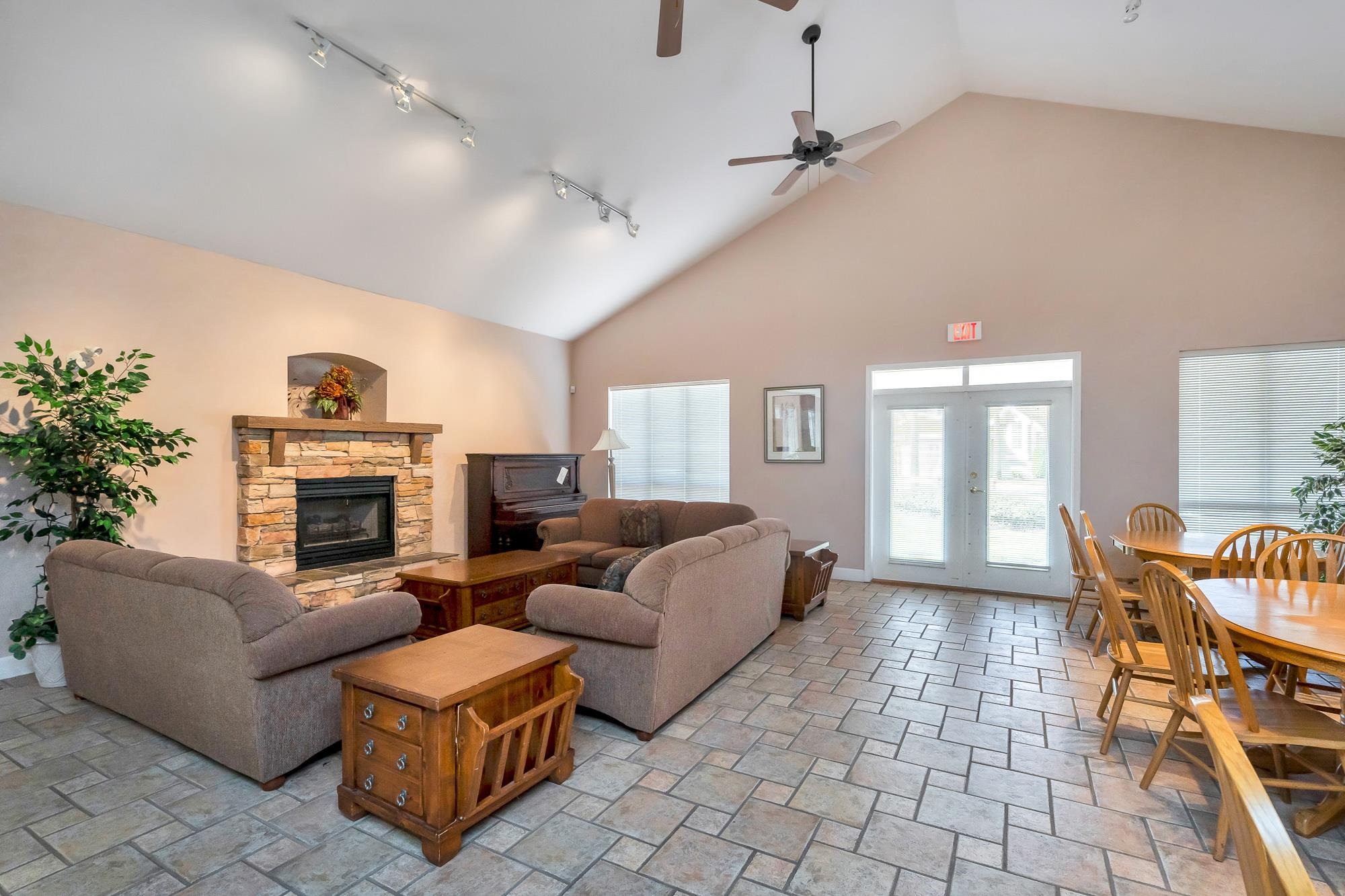 8 15055 20TH AVENUE Unit: 8