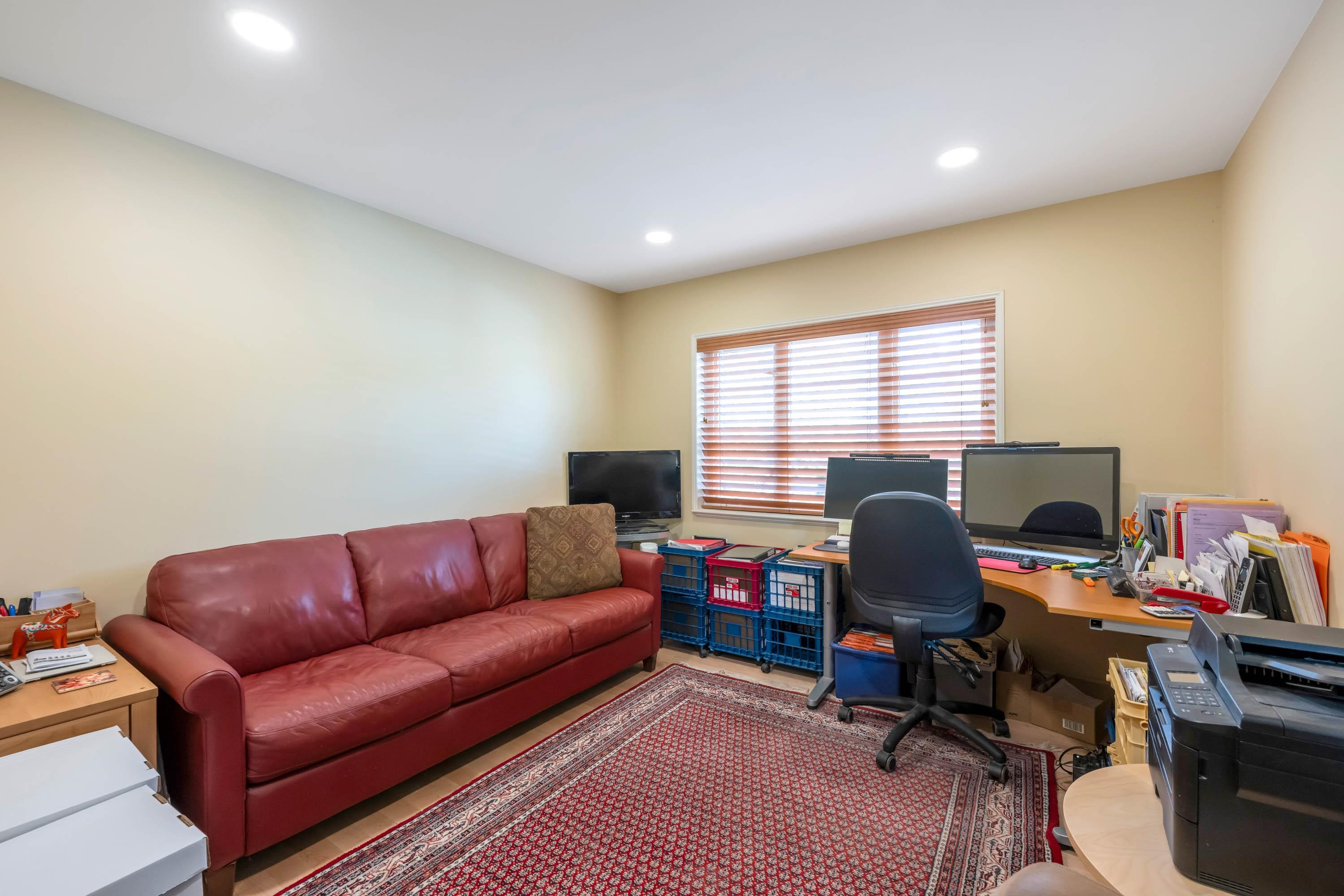 8 15055 20TH AVENUE Unit: 8