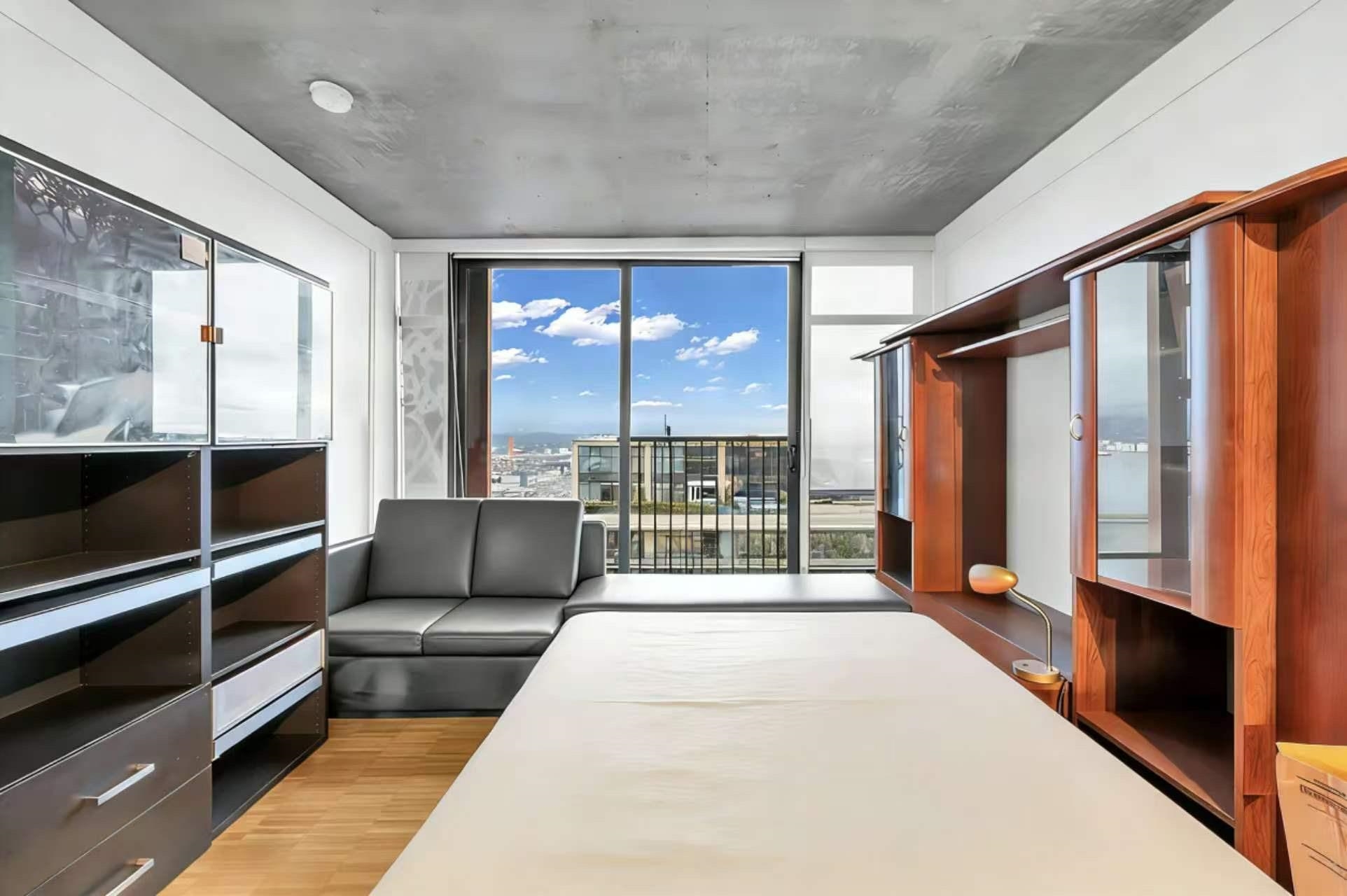 3605 128 W CORDOVA STREET Unit: 3605