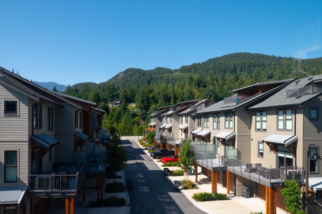 13 351 COPPER DRIVE Unit: 13