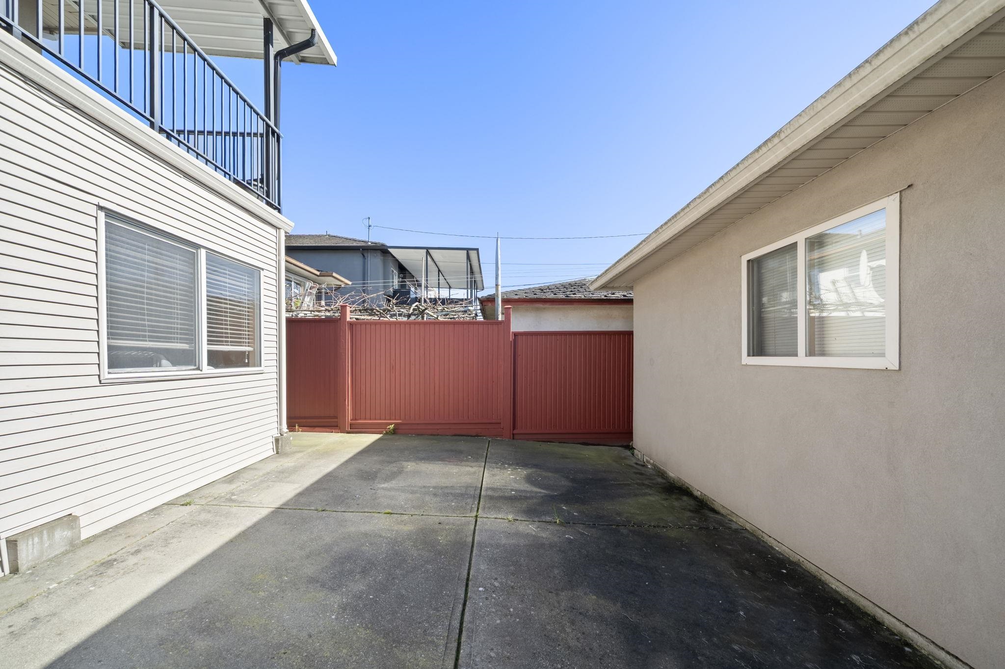 266 E 55TH AVENUE
