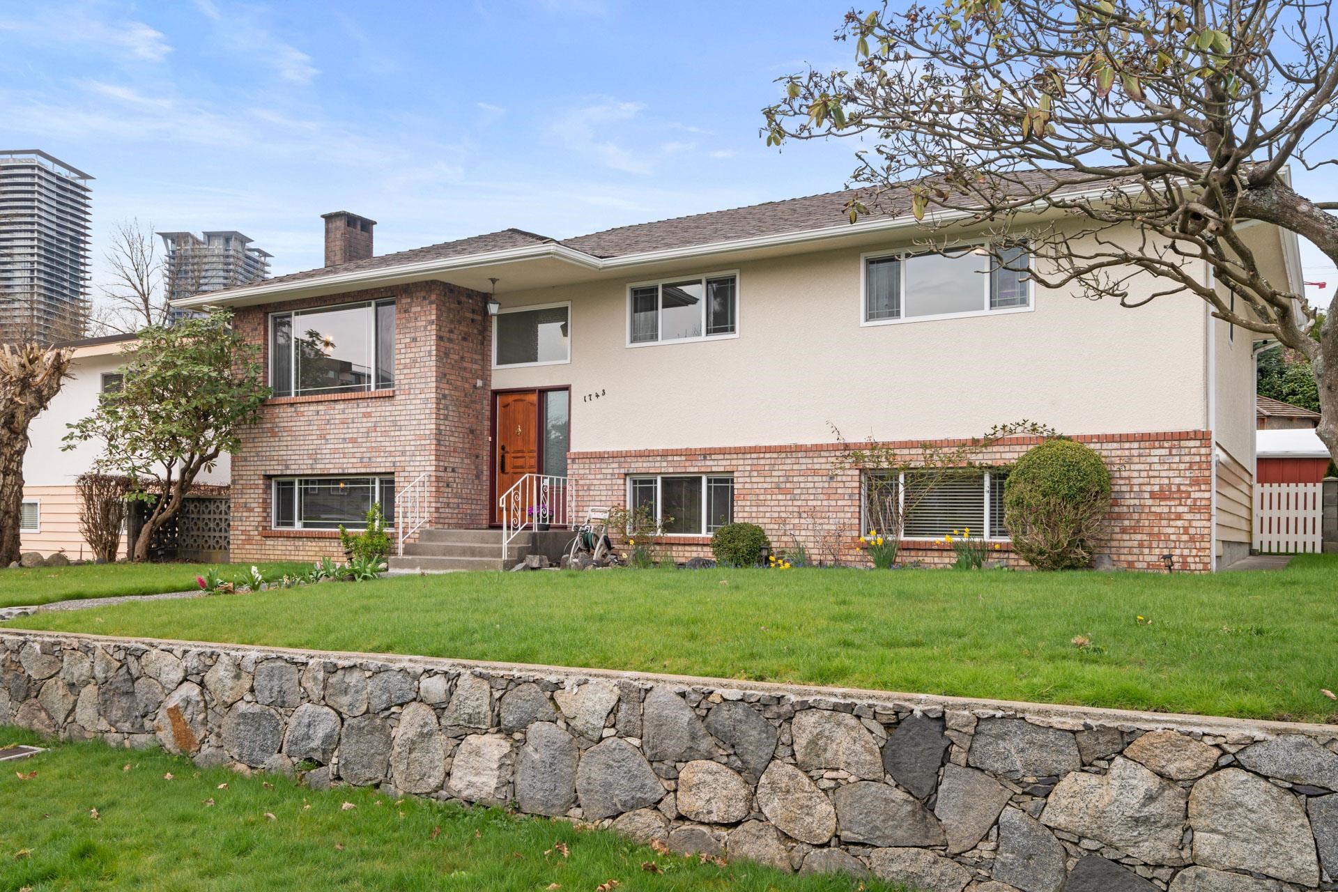 1743 TARALAWN COURT