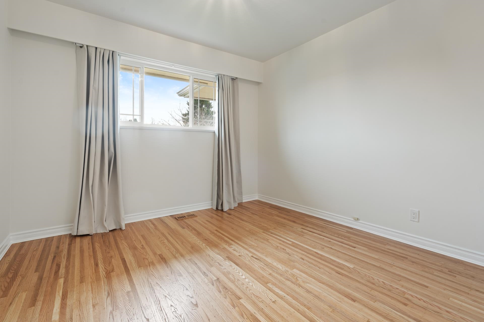 1743 TARALAWN COURT