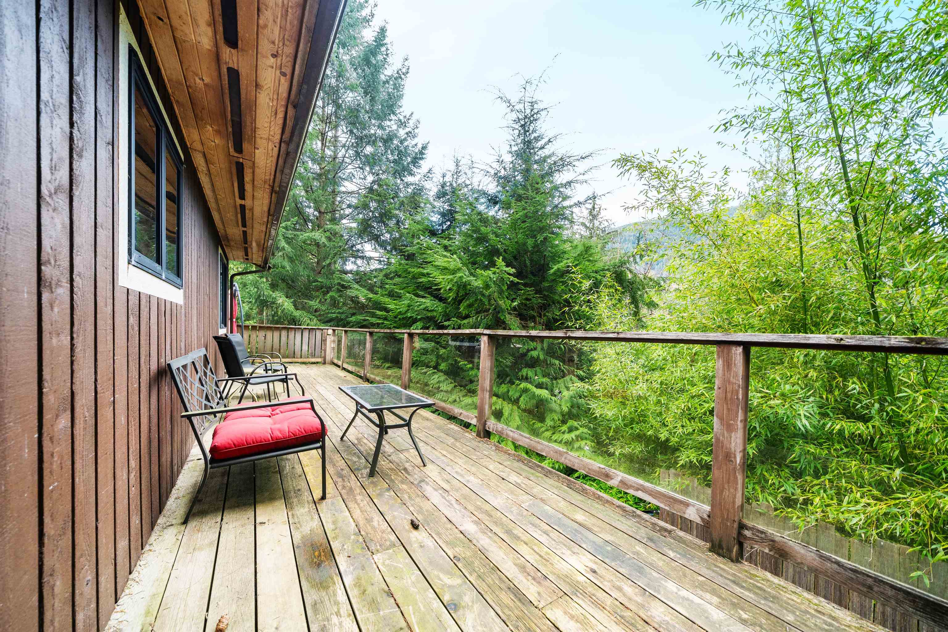 576 COWAN ROAD