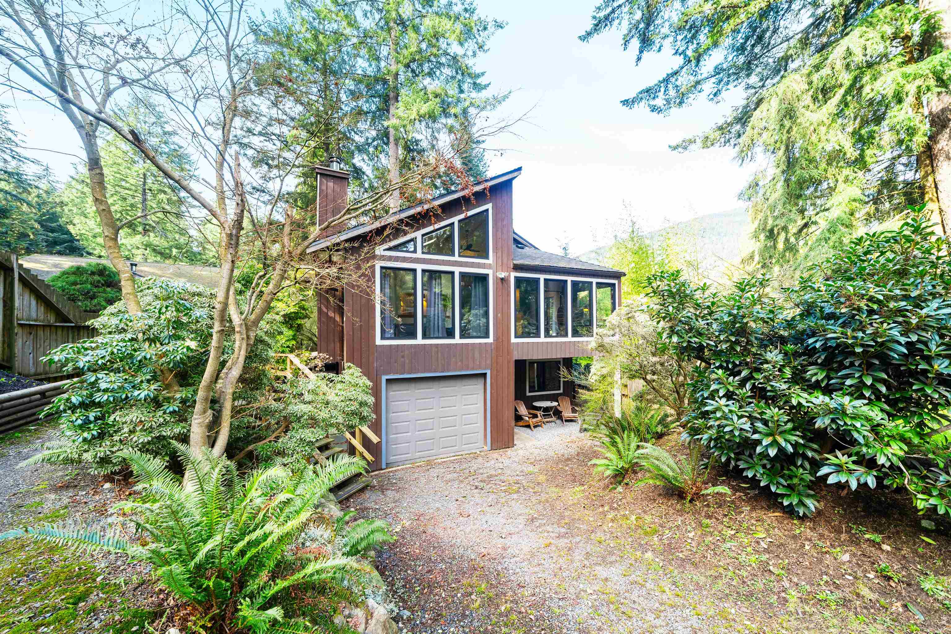 576 COWAN ROAD