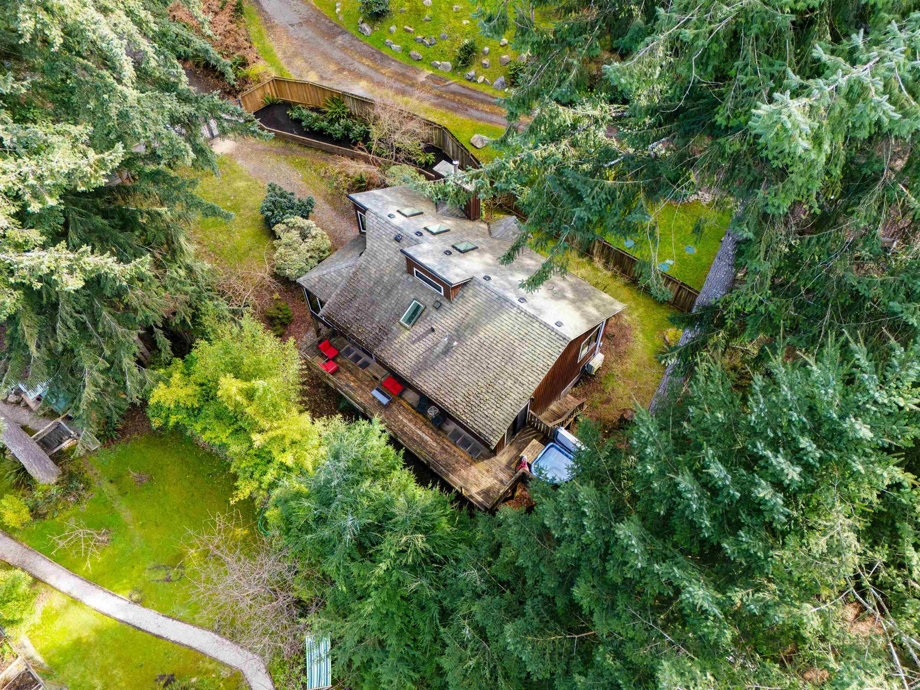 576 COWAN ROAD