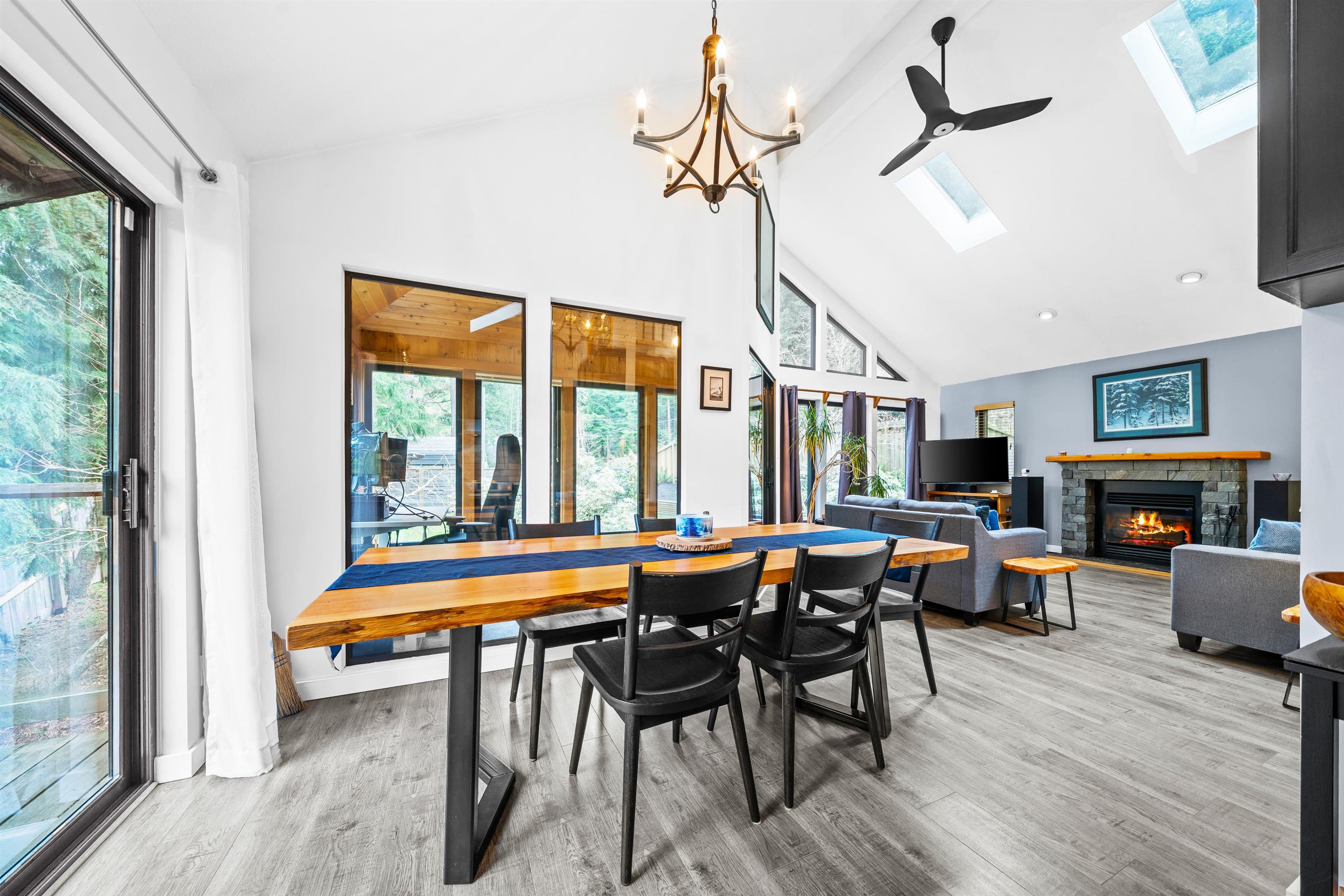 576 COWAN ROAD