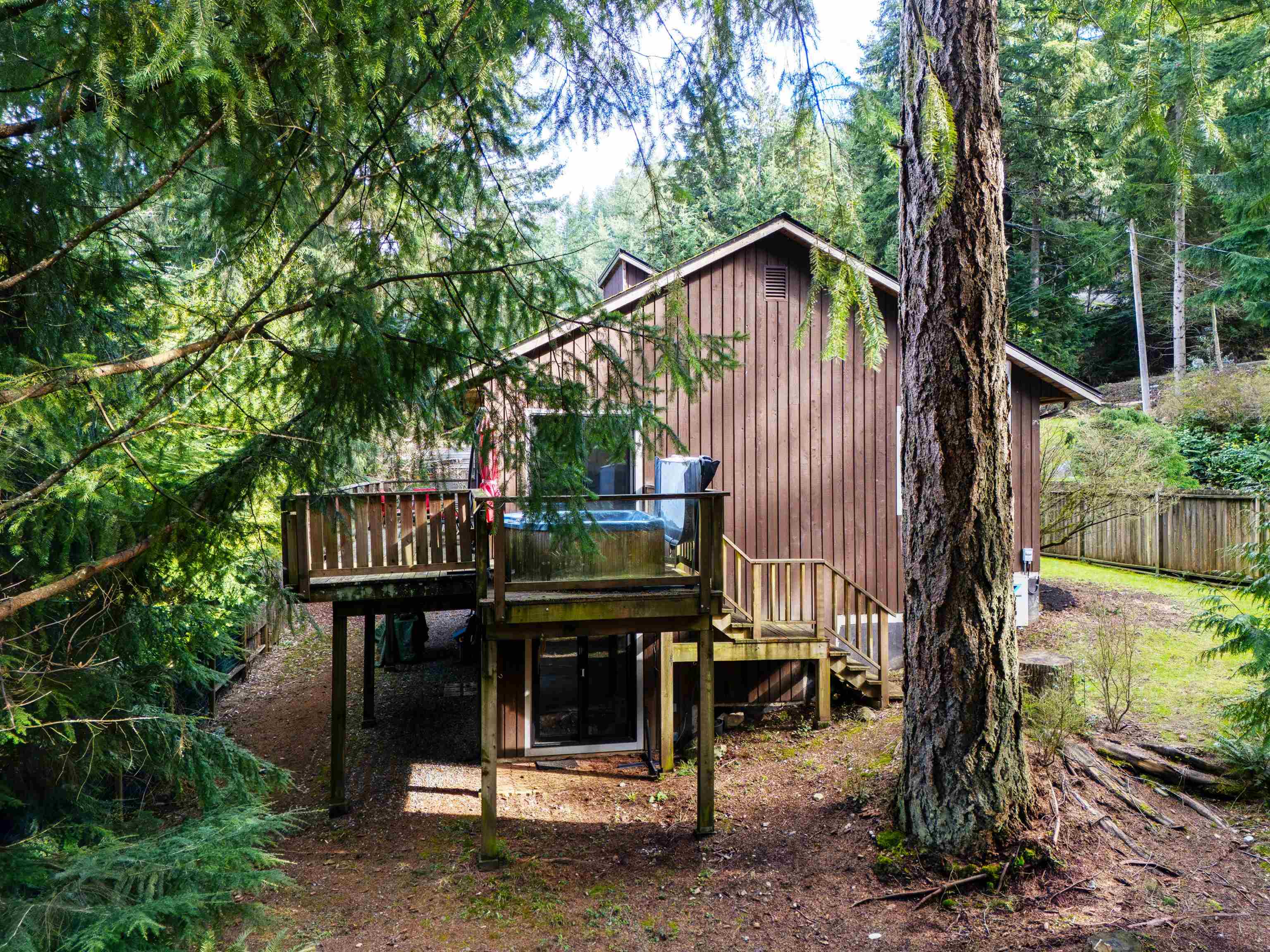 576 COWAN ROAD