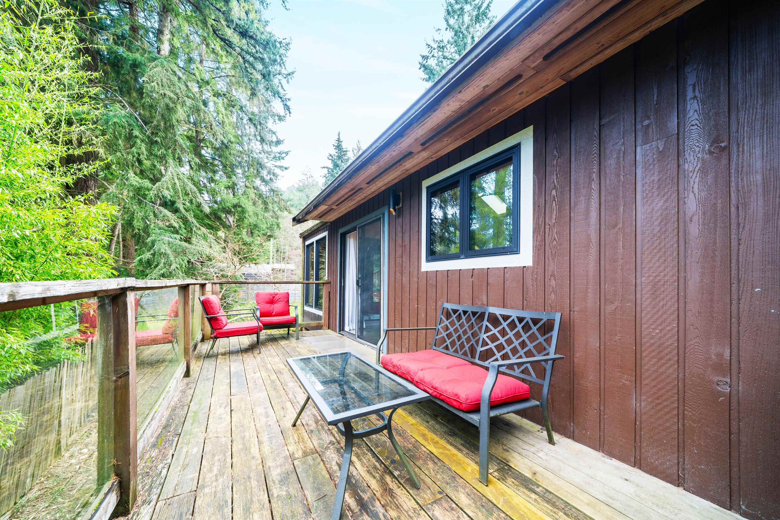 576 COWAN ROAD