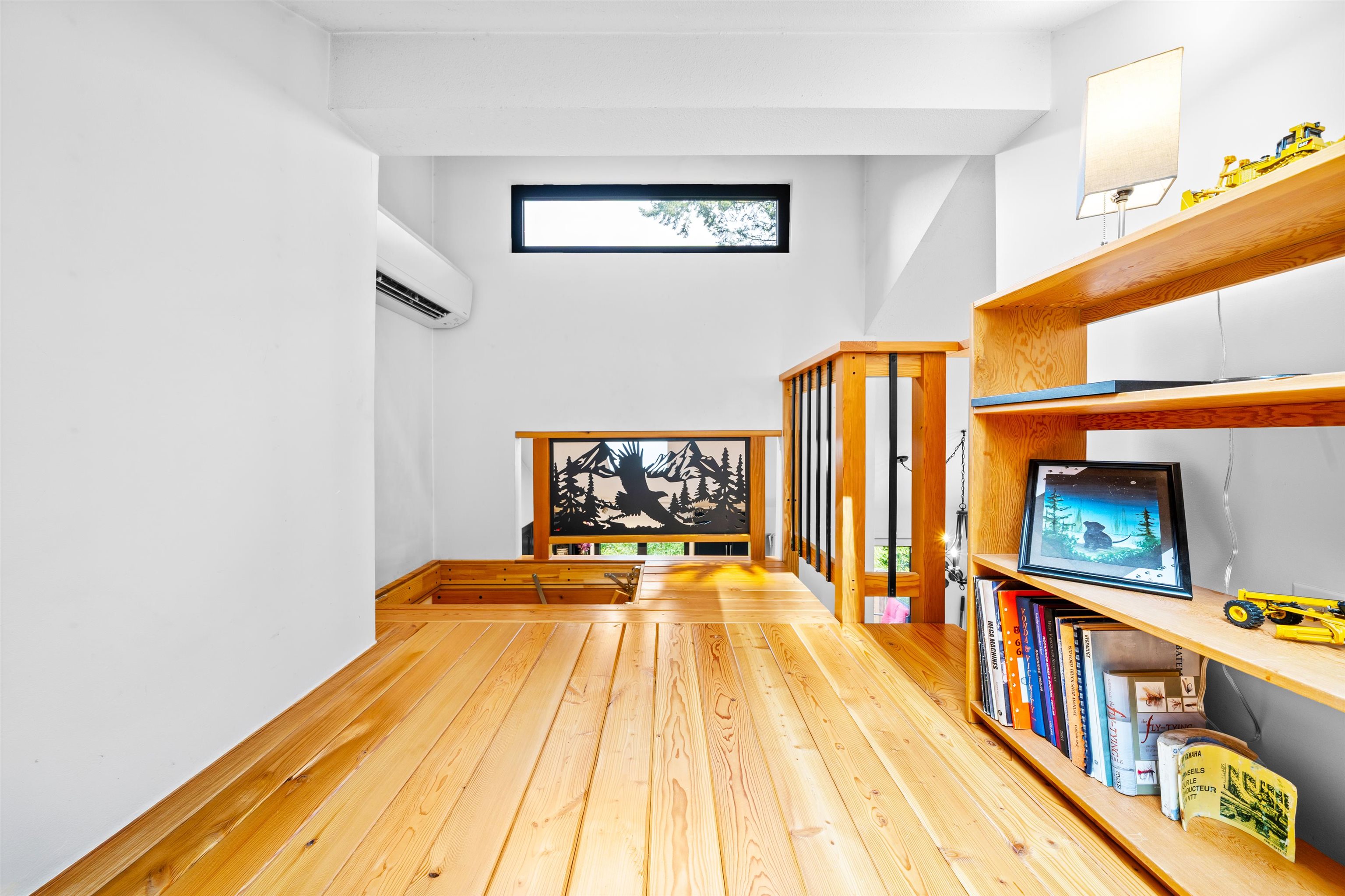 576 COWAN ROAD