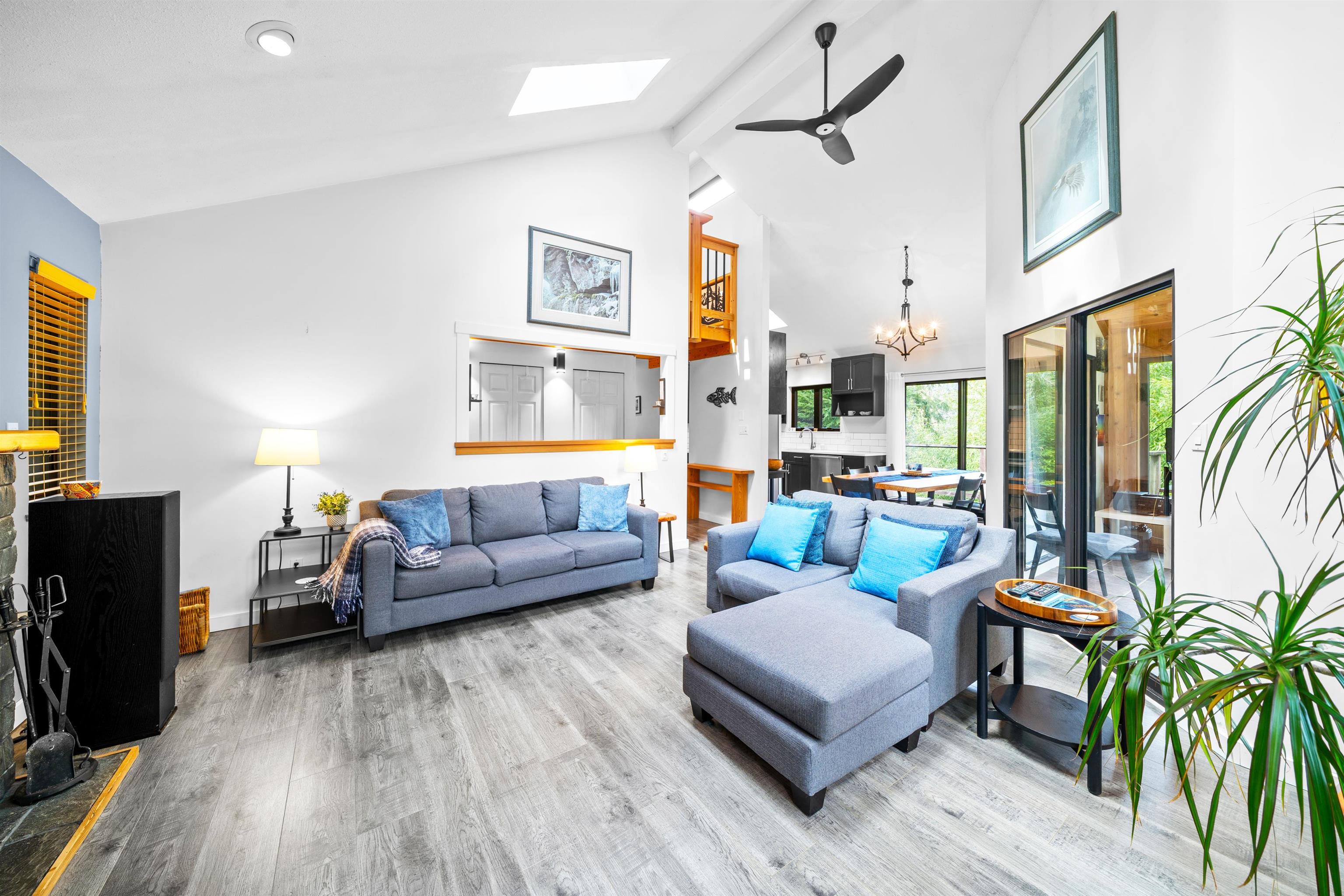 576 COWAN ROAD