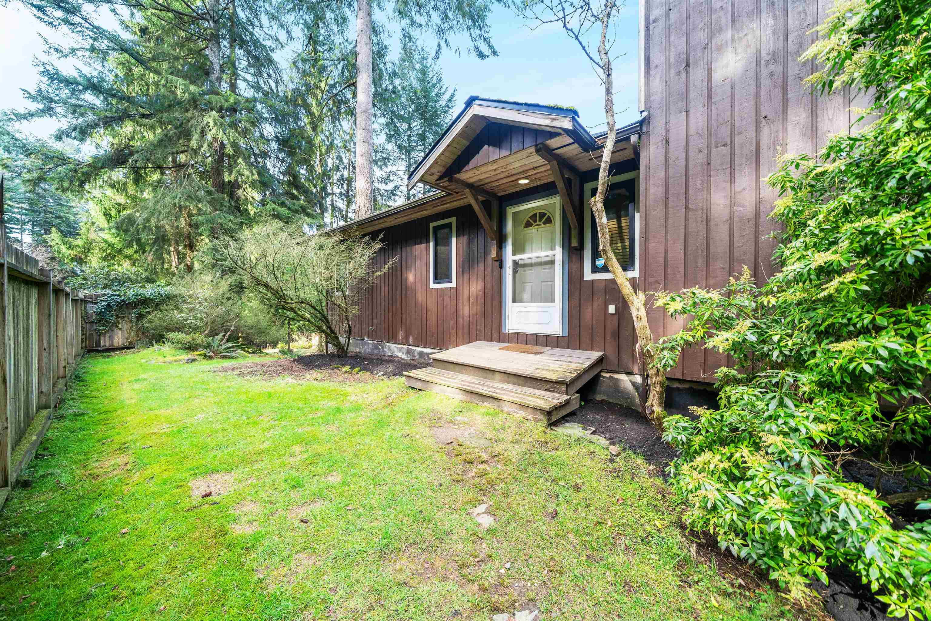 576 COWAN ROAD