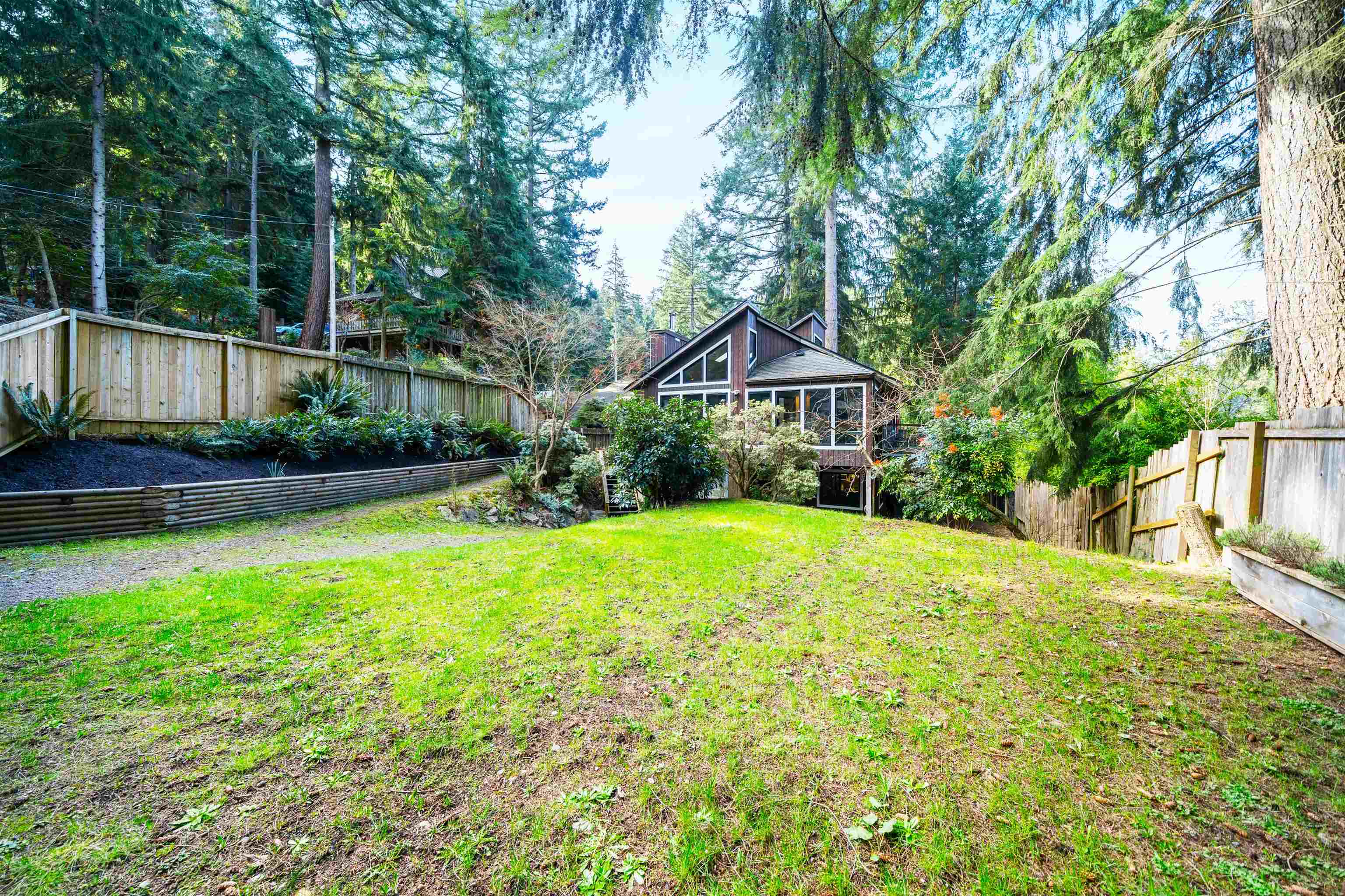 576 COWAN ROAD