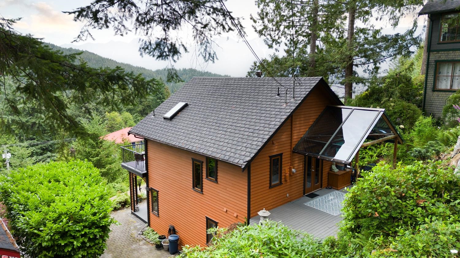 571 ROOCROFT LANE