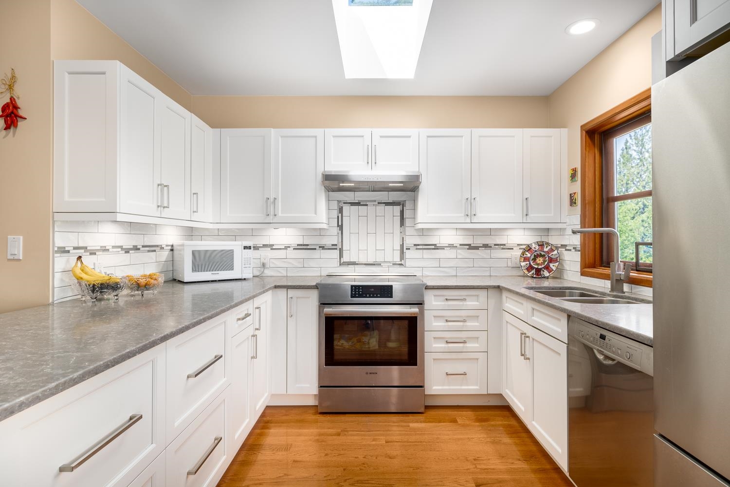 571 ROOCROFT LANE