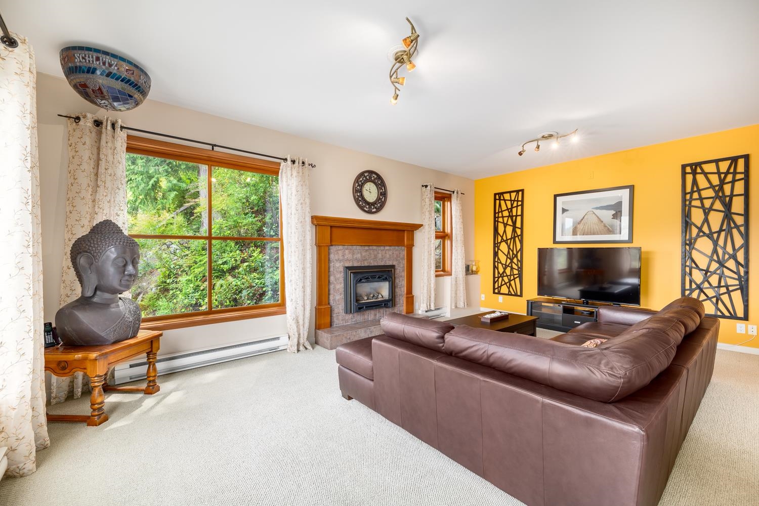 571 ROOCROFT LANE