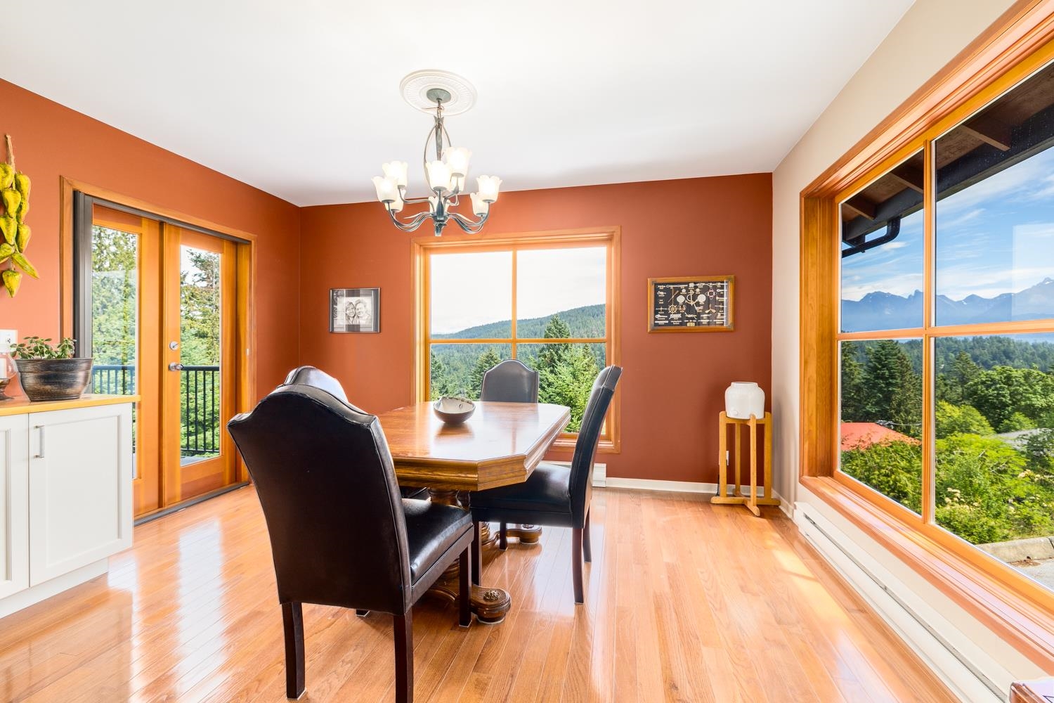 571 ROOCROFT LANE