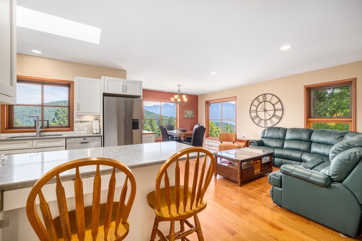571 ROOCROFT LANE