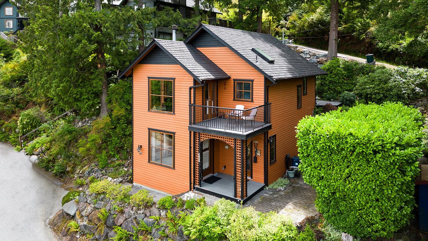 571 ROOCROFT LANE