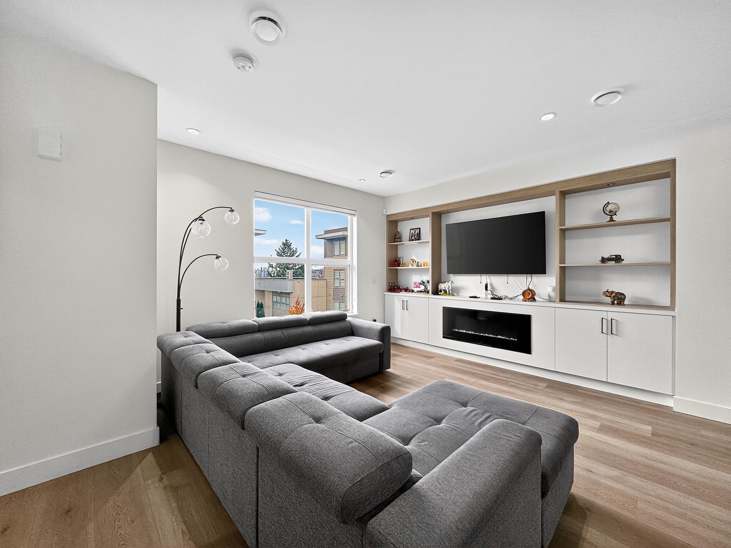 30 12585 104A AVENUE Unit: 30