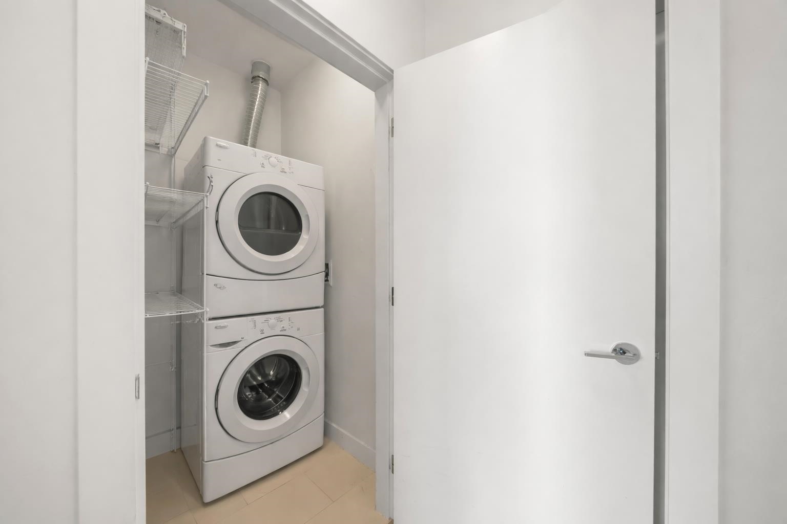 416 550 SEABORNE PLACE Unit: 416