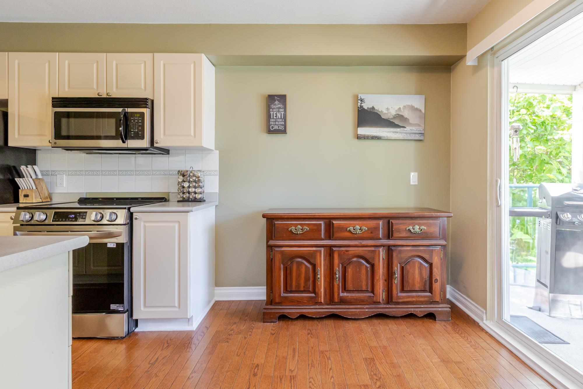 202 20433 53 AVENUE Unit: 202