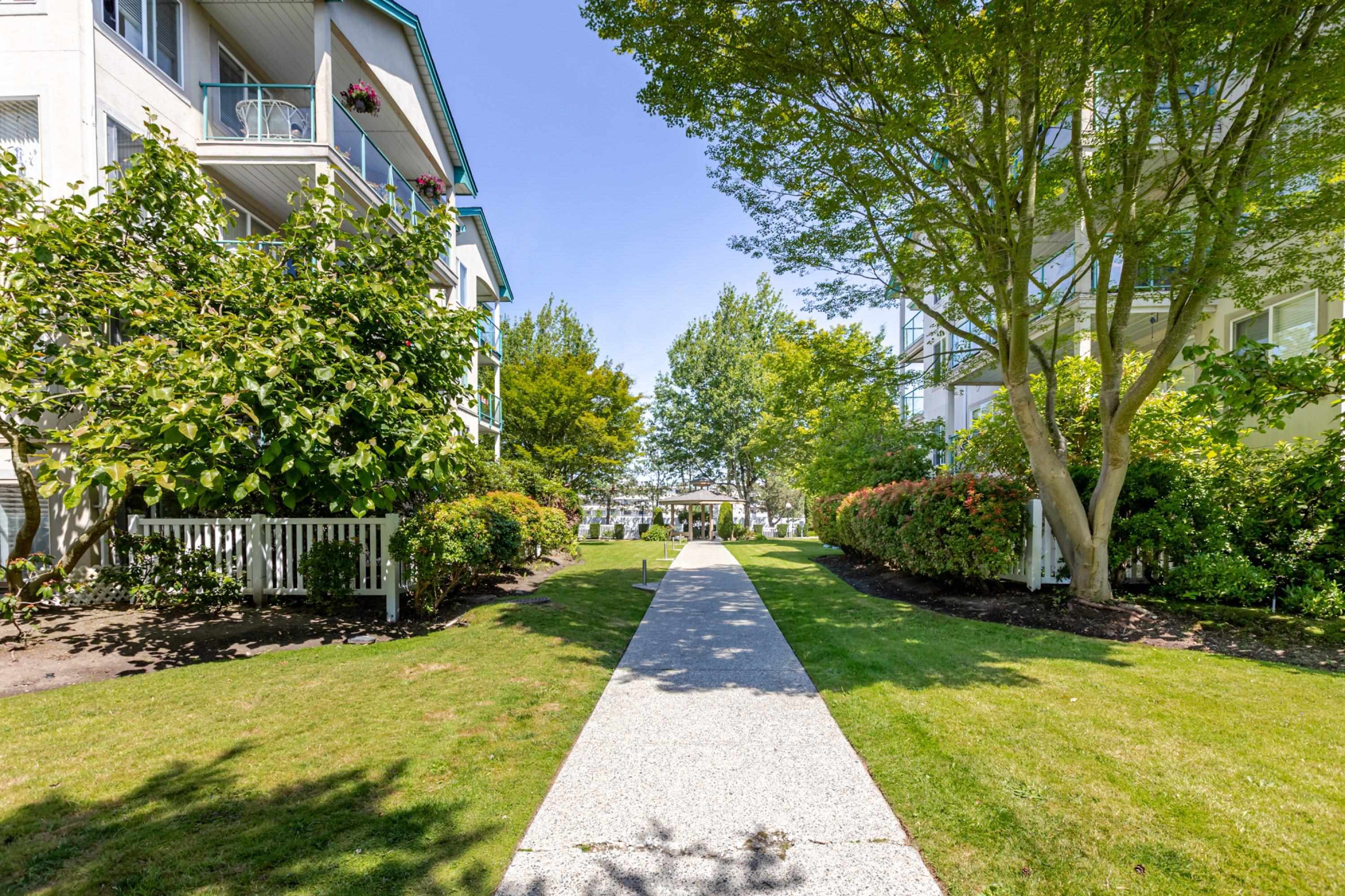 202 20433 53 AVENUE Unit: 202