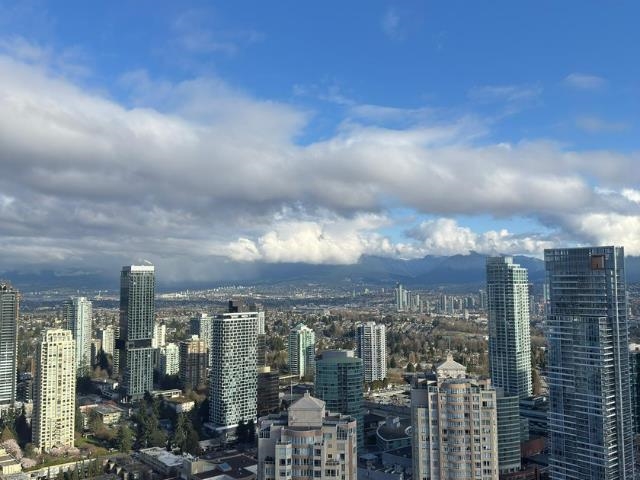 5609 6461 TELFORD AVENUE Unit: 5609