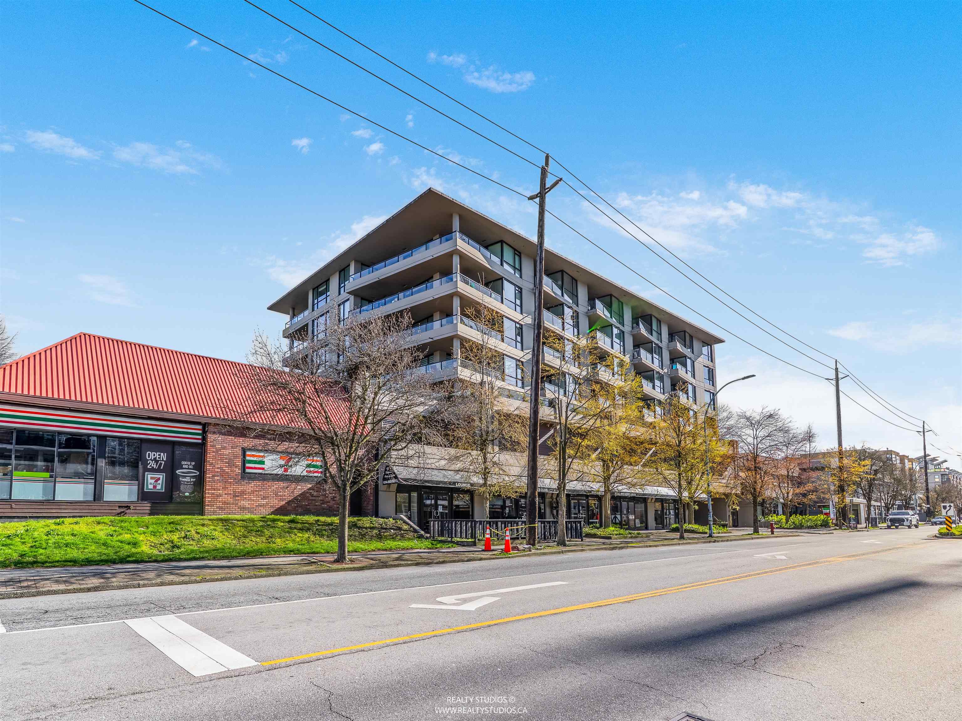 506 160 W 3RD STREET Unit: 506