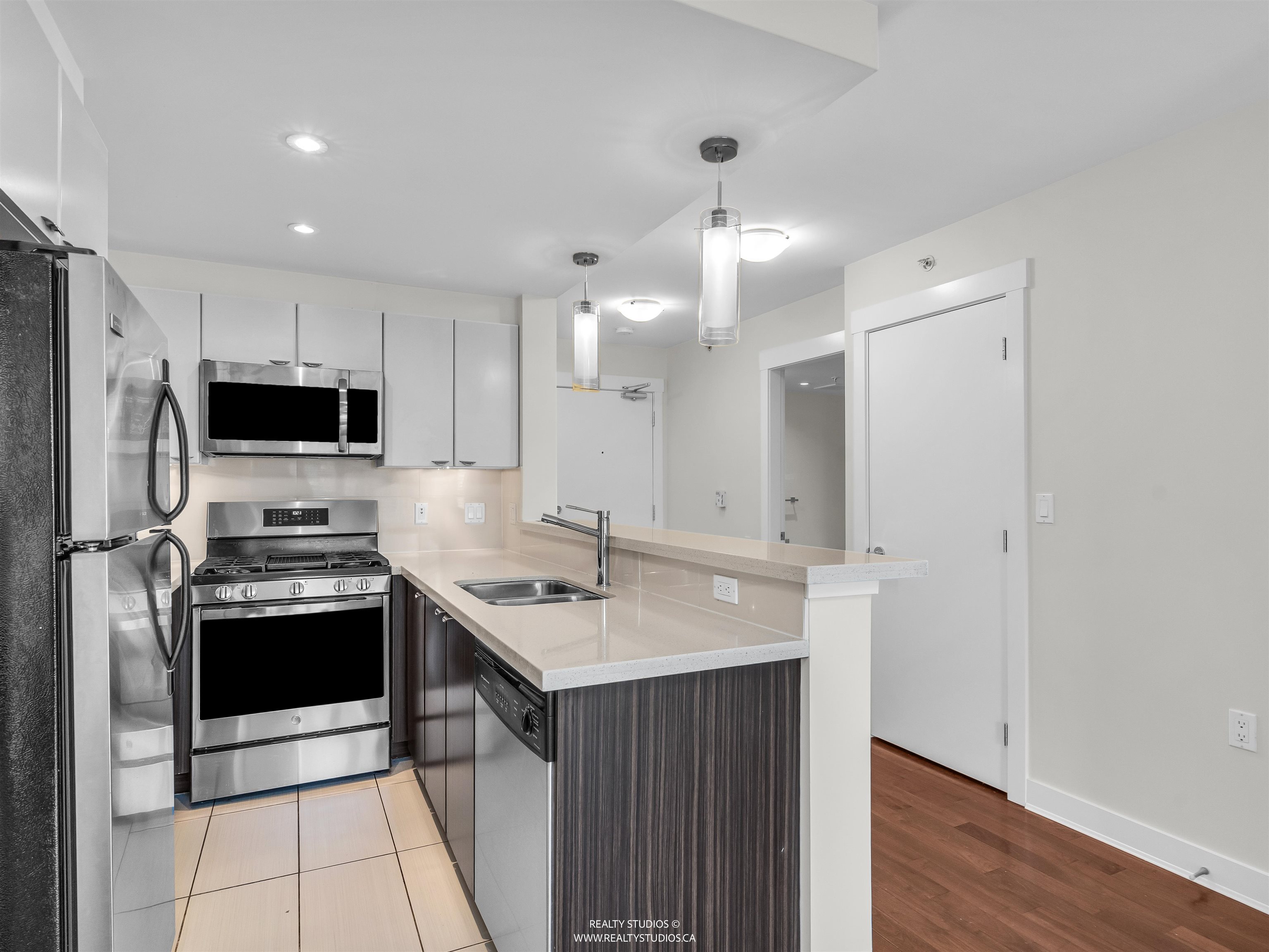 506 160 W 3RD STREET Unit: 506