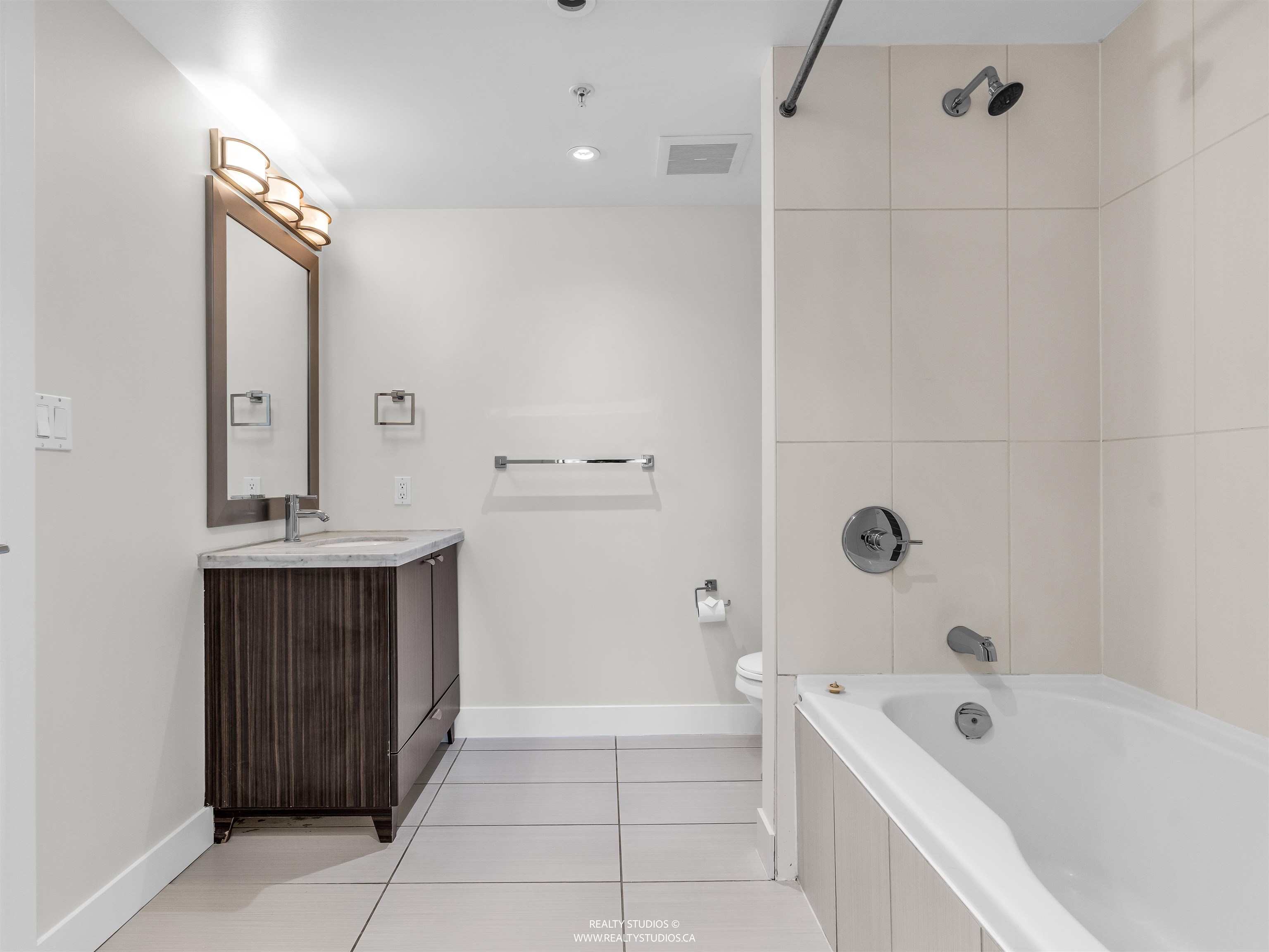 506 160 W 3RD STREET Unit: 506