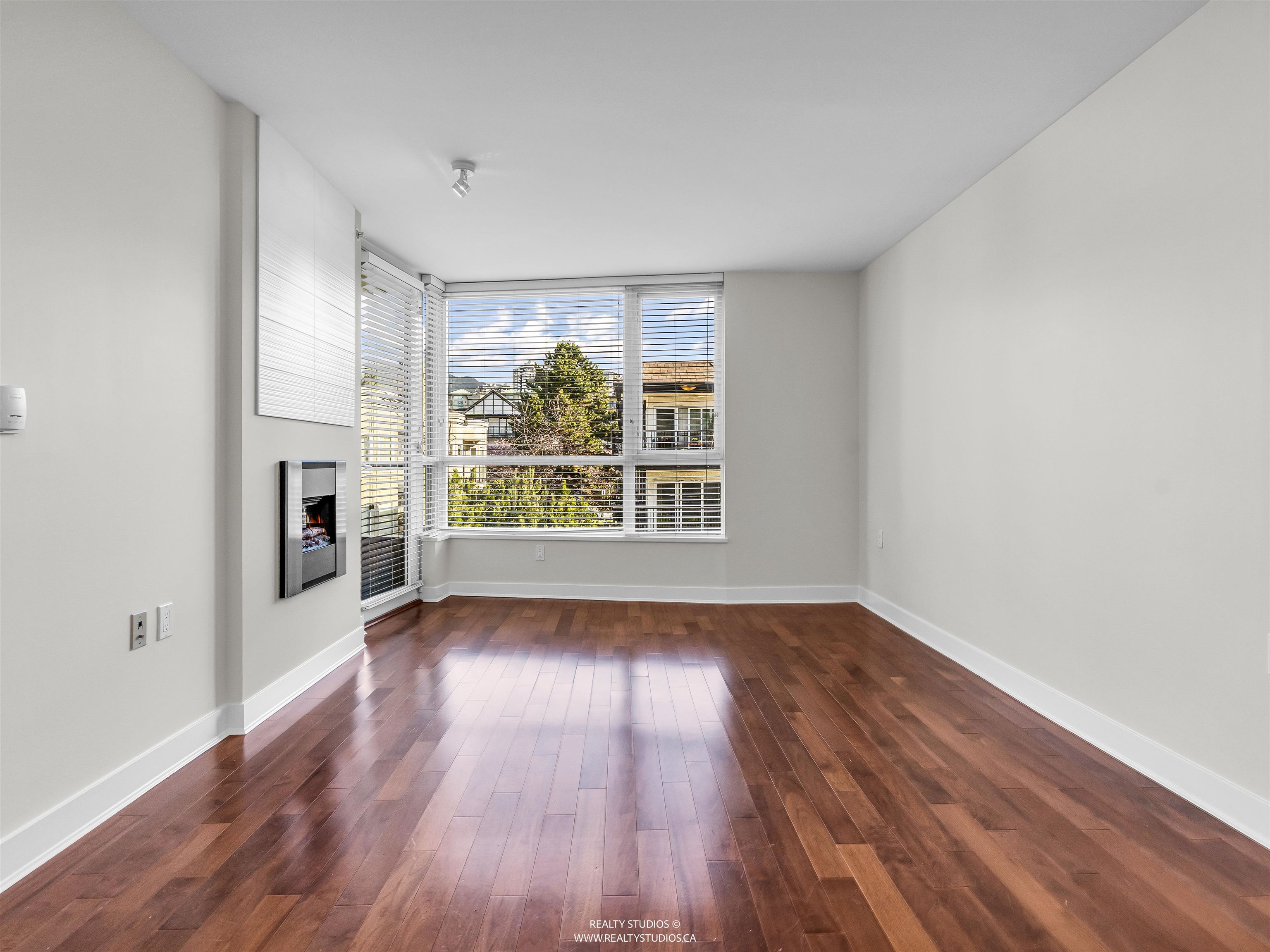 506 160 W 3RD STREET Unit: 506
