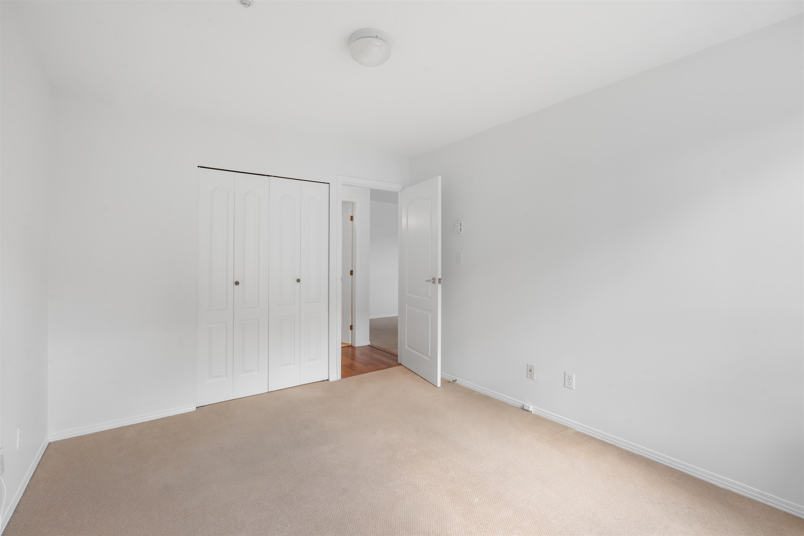 207 5450 208TH STREET Unit: 207