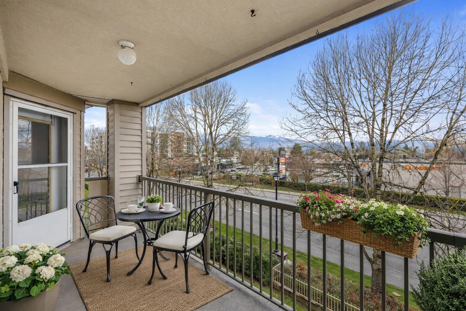 207 5450 208TH STREET Unit: 207