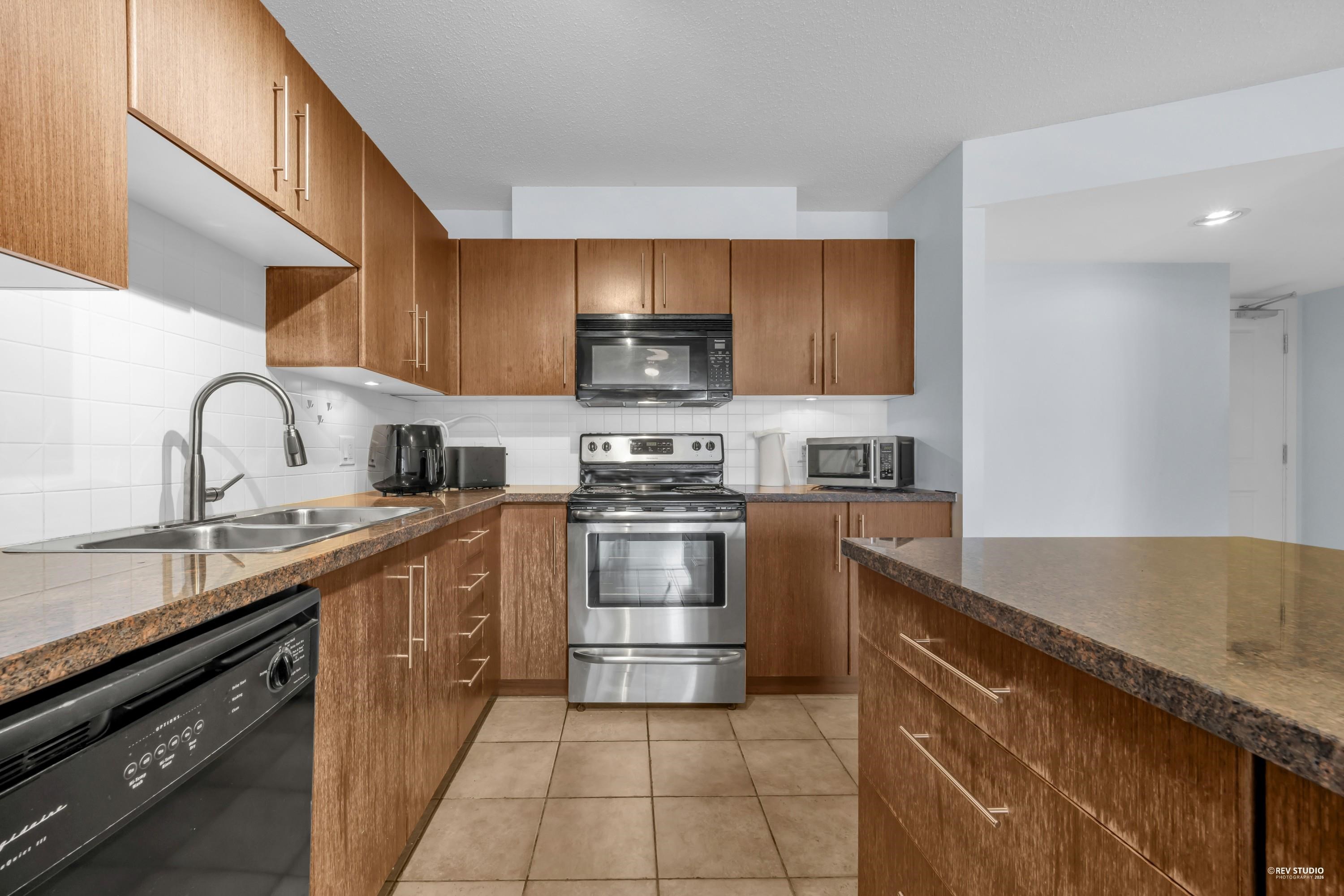 1607 2138 MADISON AVENUE Unit: 1607