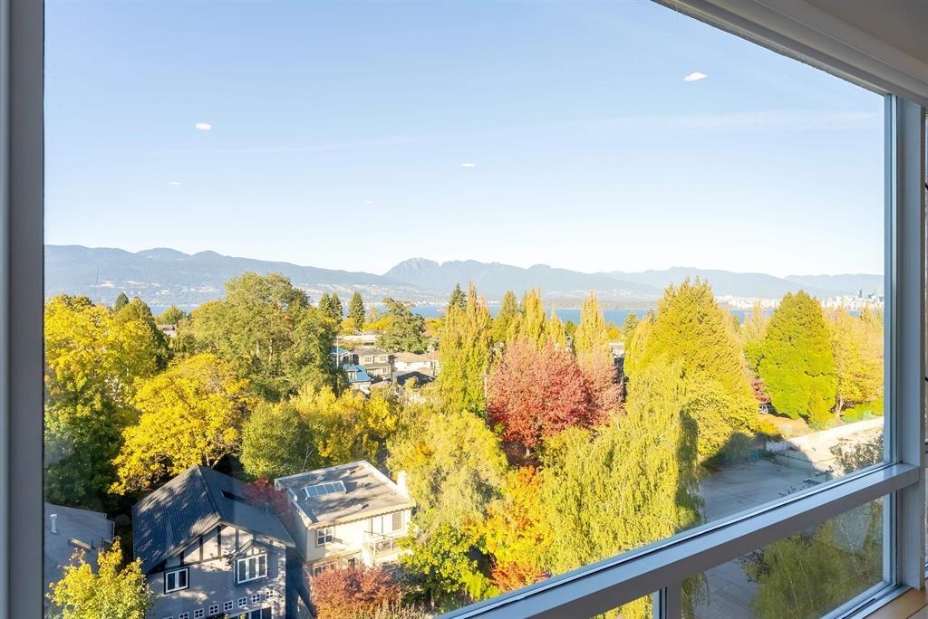 10 2575 TOLMIE STREET Unit: 10