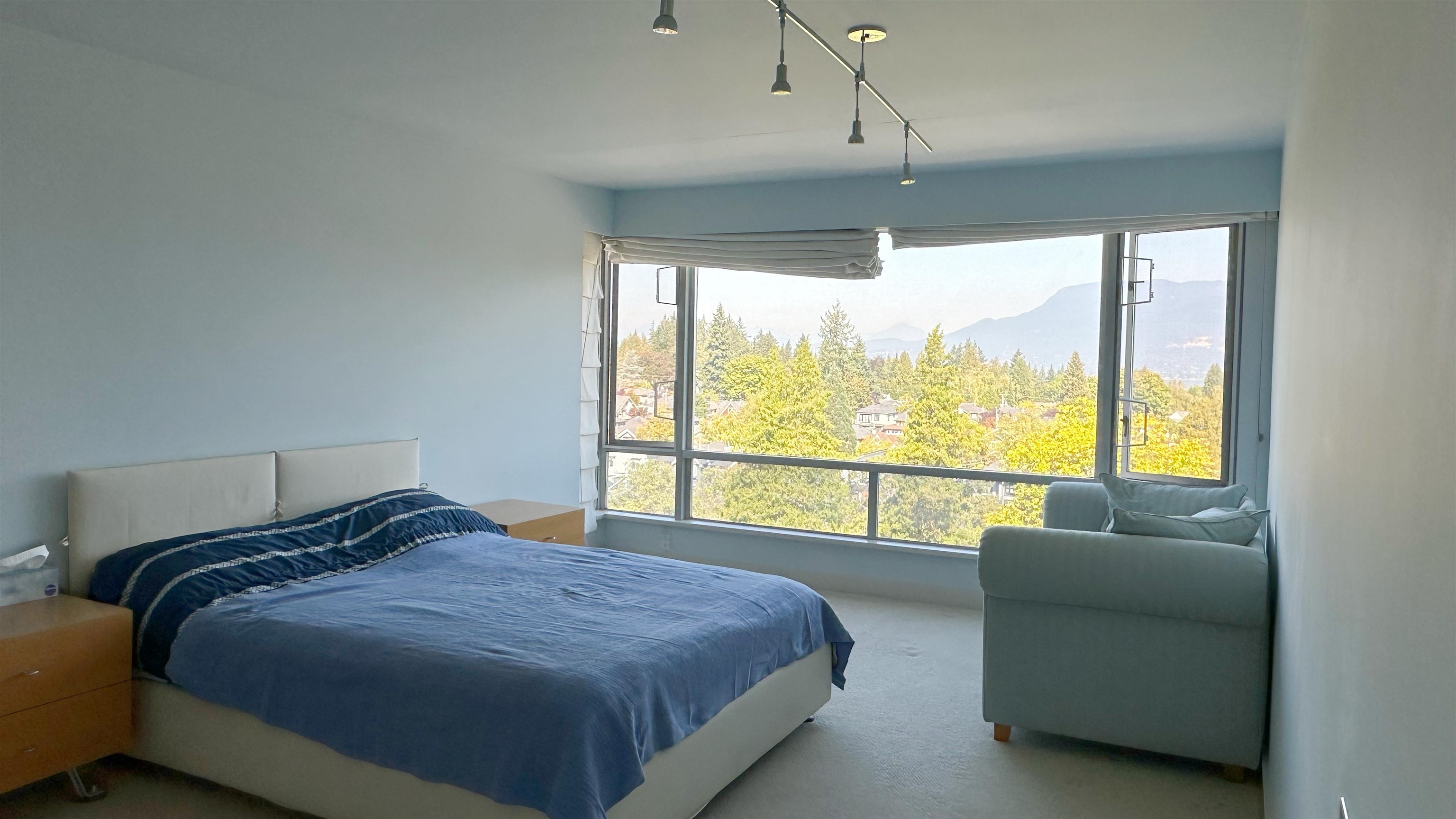 10 2575 TOLMIE STREET Unit: 10
