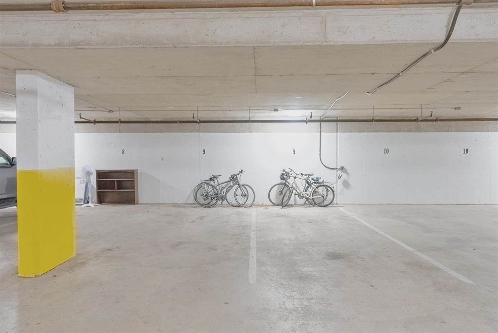 10 2575 TOLMIE STREET Unit: 10