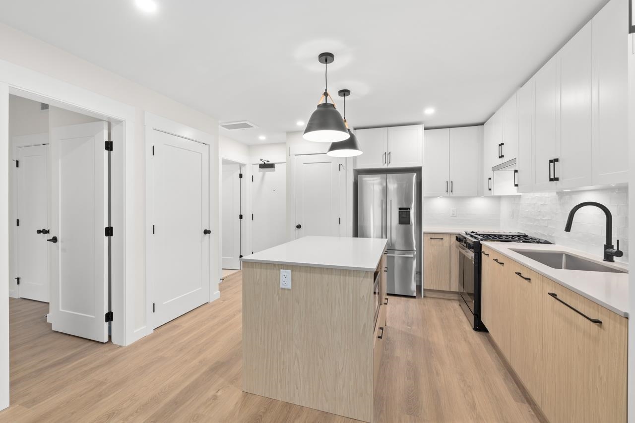 207 27249 ALDERGROVE TOWN CENTRE DRIVE Unit: 207